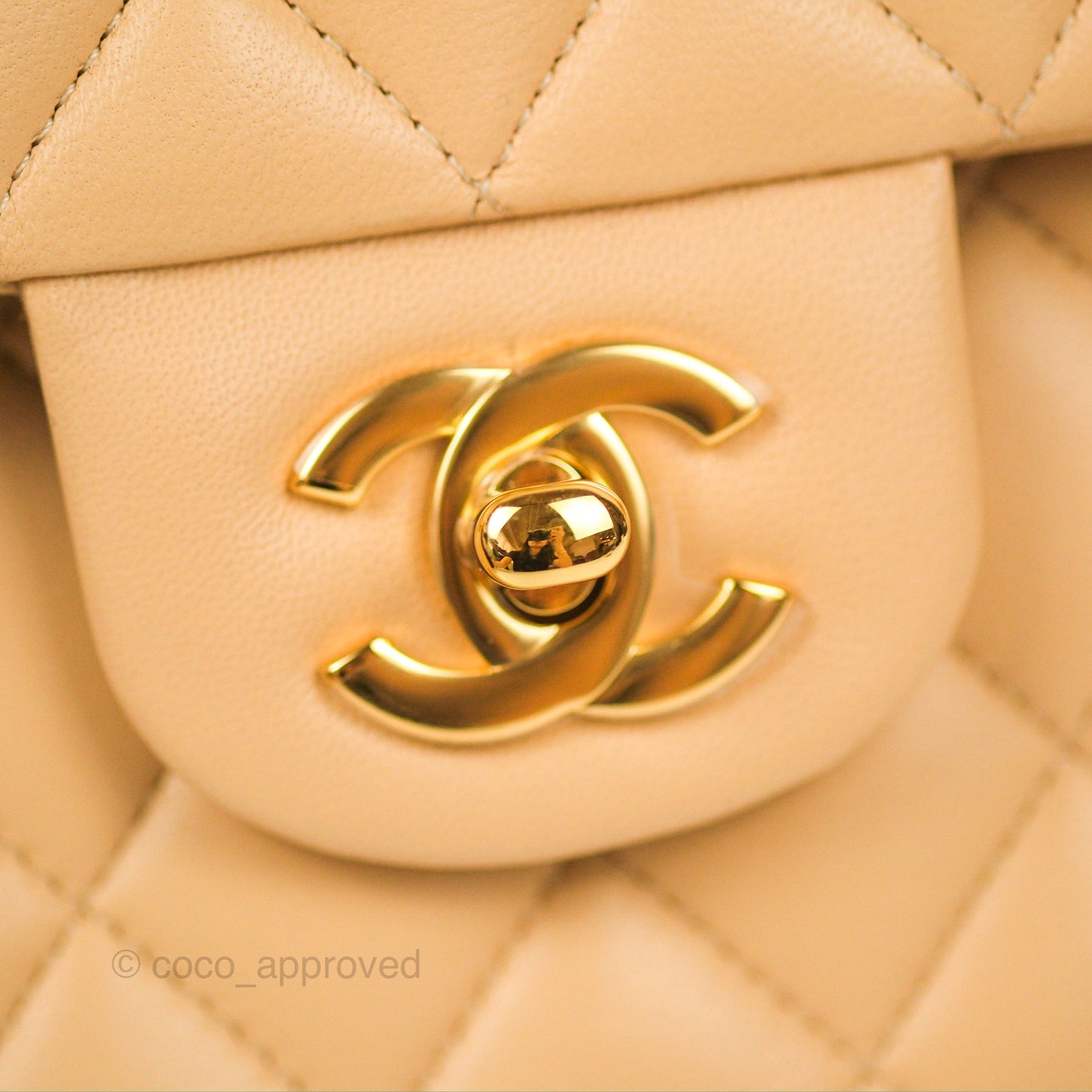 Chanel Classic M/L Medium Flap Quilted Beige Lambskin Gold Hardware