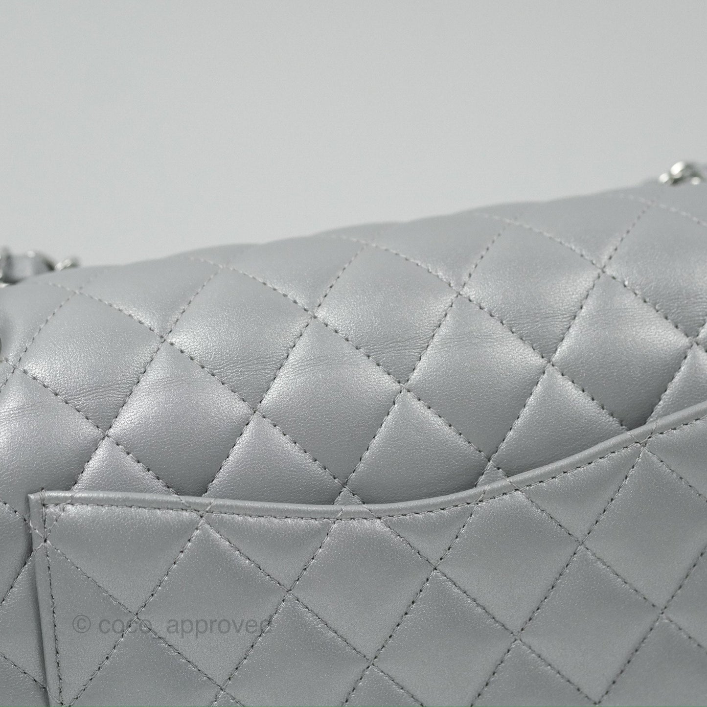 Chanel Classic M/L Medium Flap Quilted Pearly Silver Silver Hardware 23P