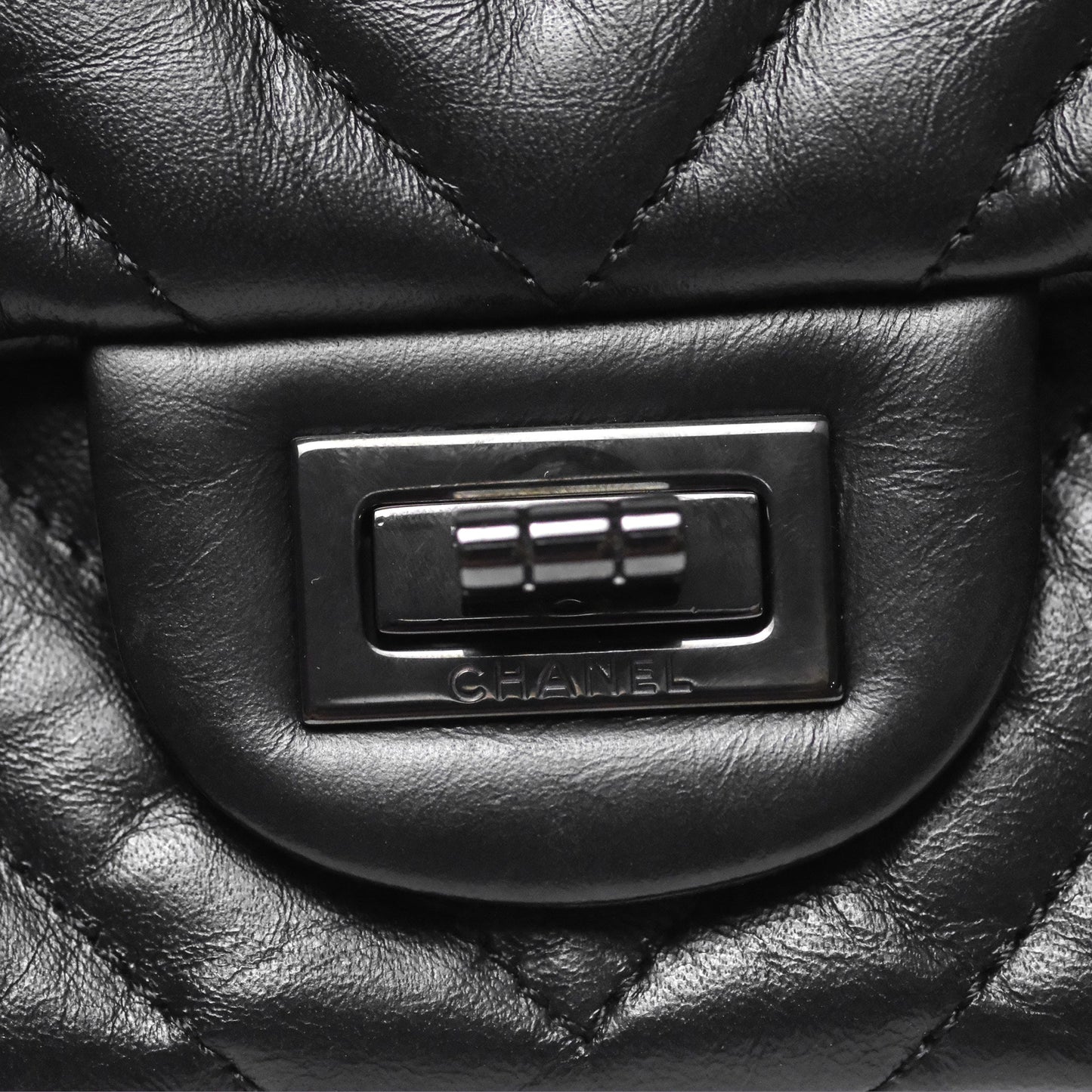 Chanel Reissue 225 Chevron Aged Calfskin So Black