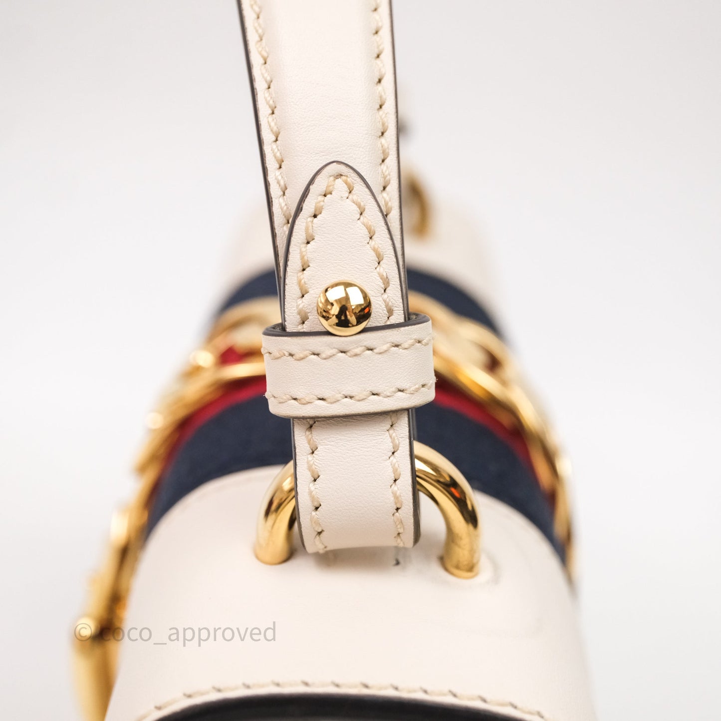 Gucci Mini Sylvie Top Handle White Calfskin Shoulder Bag⁣ ⁣⁣⁣⁣⁣⁣⁣⁣⁣⁣⁣⁣⁣⁣⁣⁣With Strap