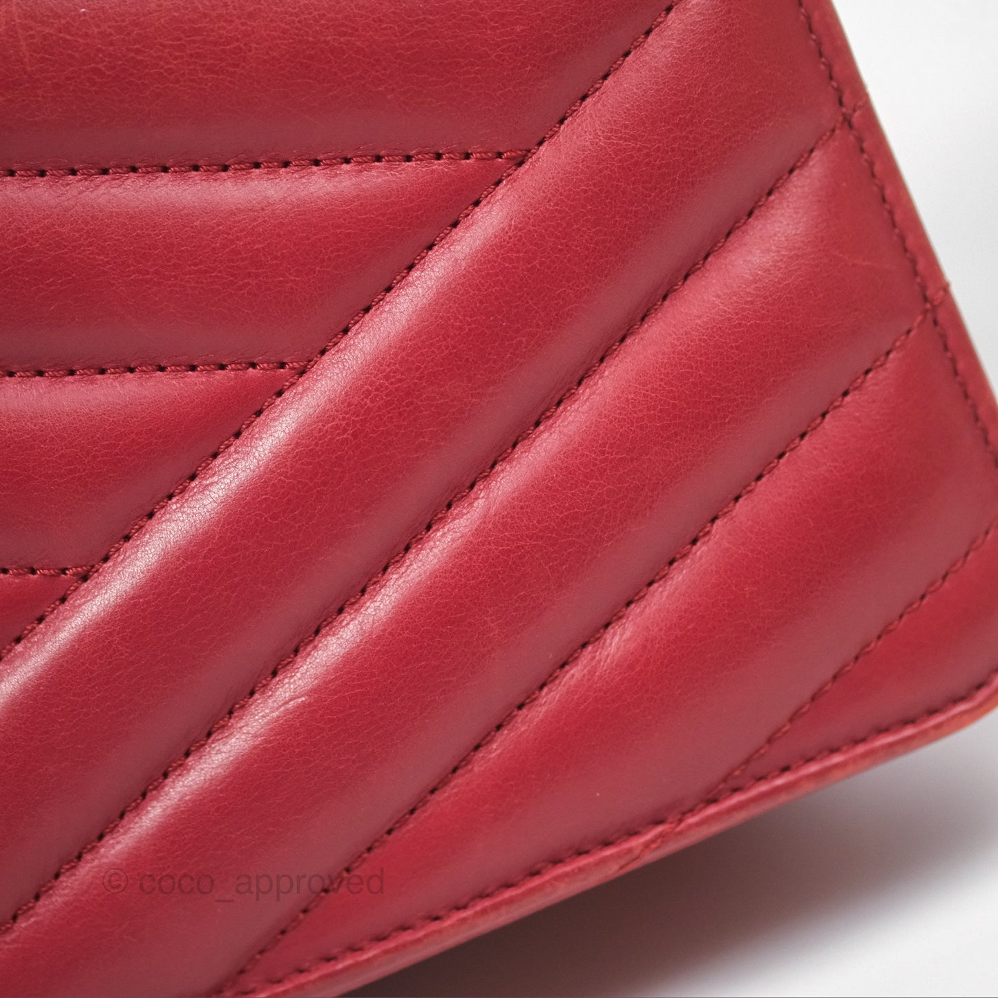 Chanel Chevron Shoulder Bag Red Calfskin Aged Gold Hardware