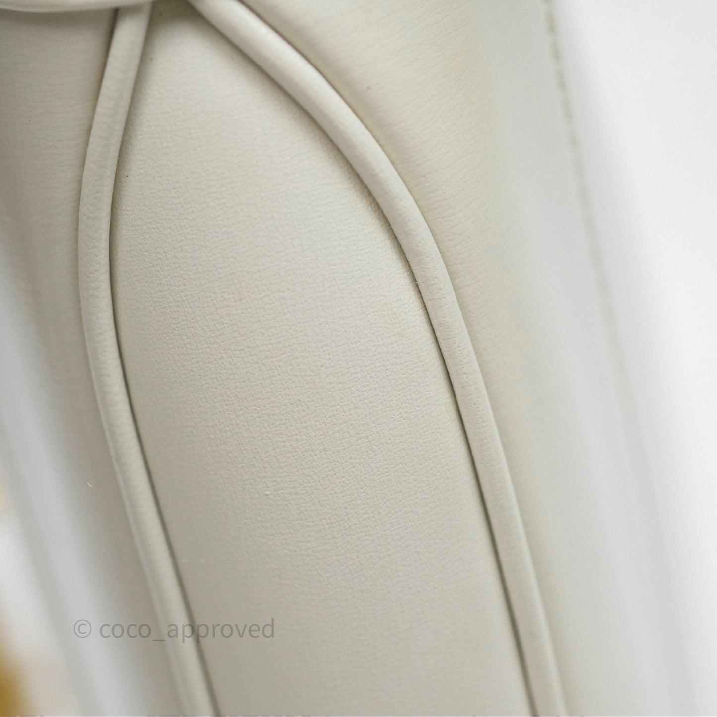 Gucci Jackie 1961 White Small Shoulder Bag Gold Hardware