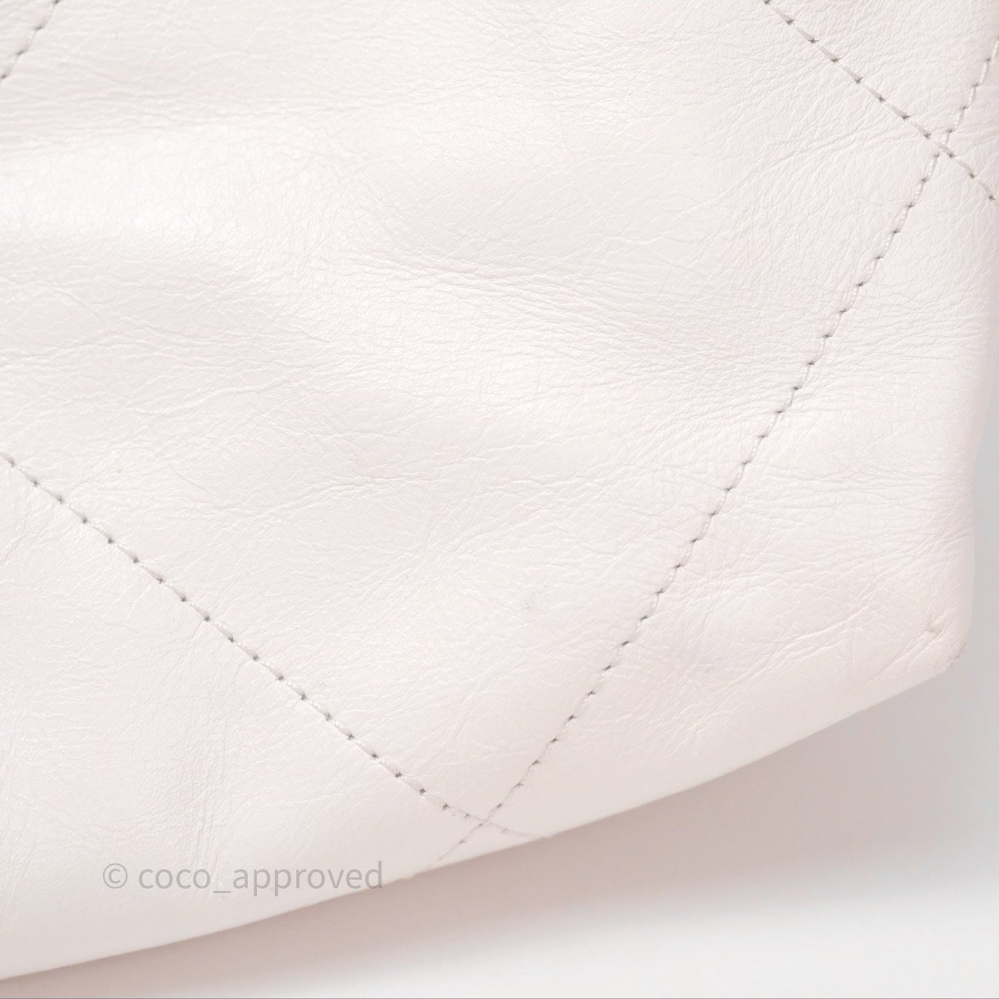 Chanel 22 Small White Shiny Calfskin Aged Gold Hardware