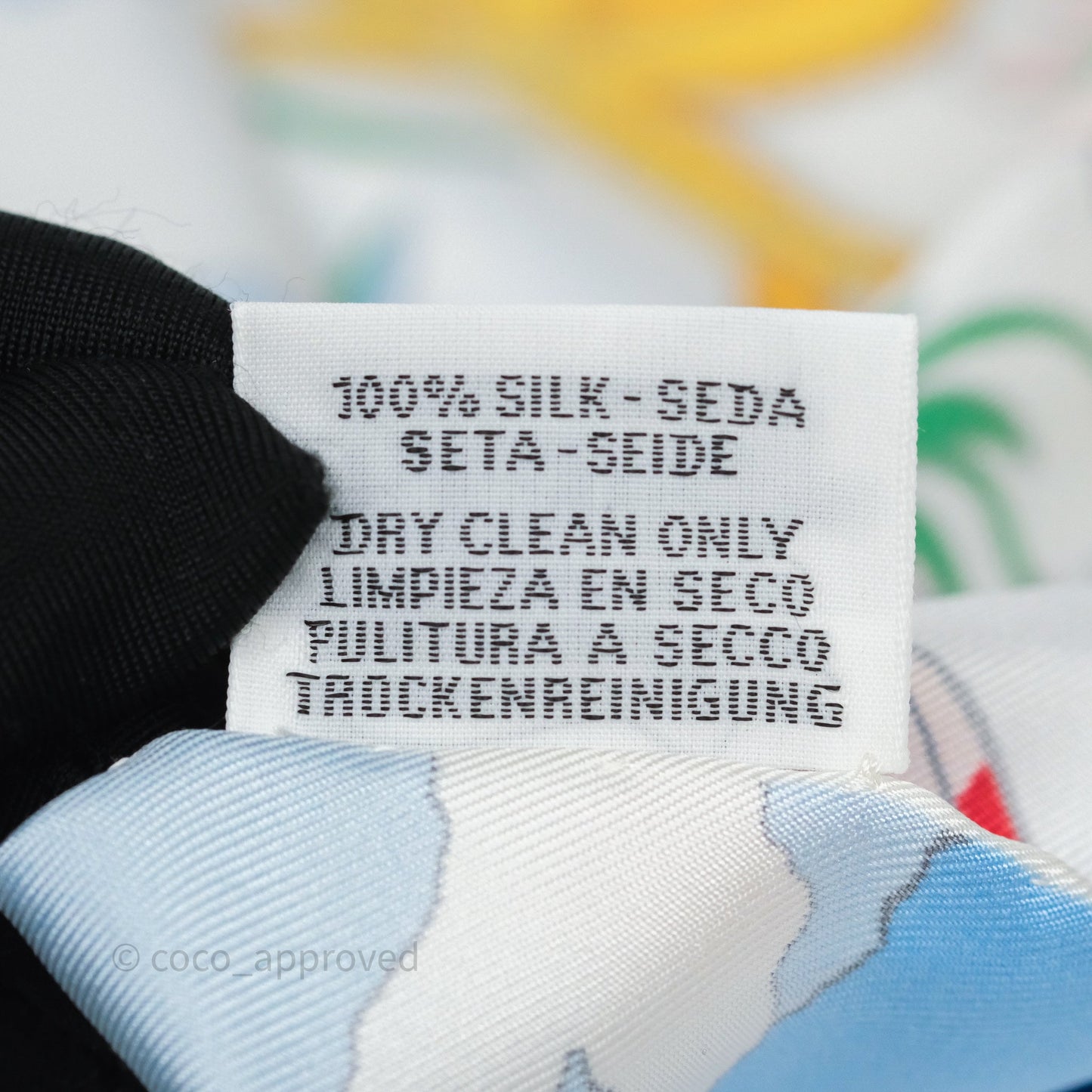 Hermès Le Premier Chant, Wow ! Silk Muffler