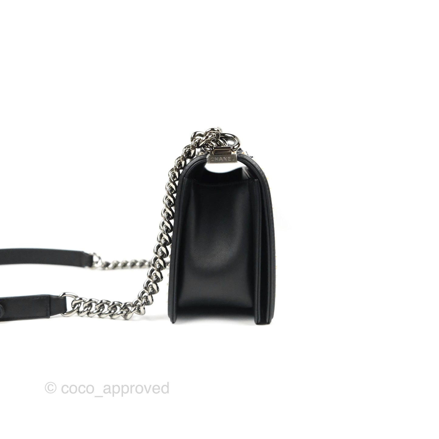 Chanel Medium Pearl Around Boy Black/Navy Tweed Gun Metal Hardware