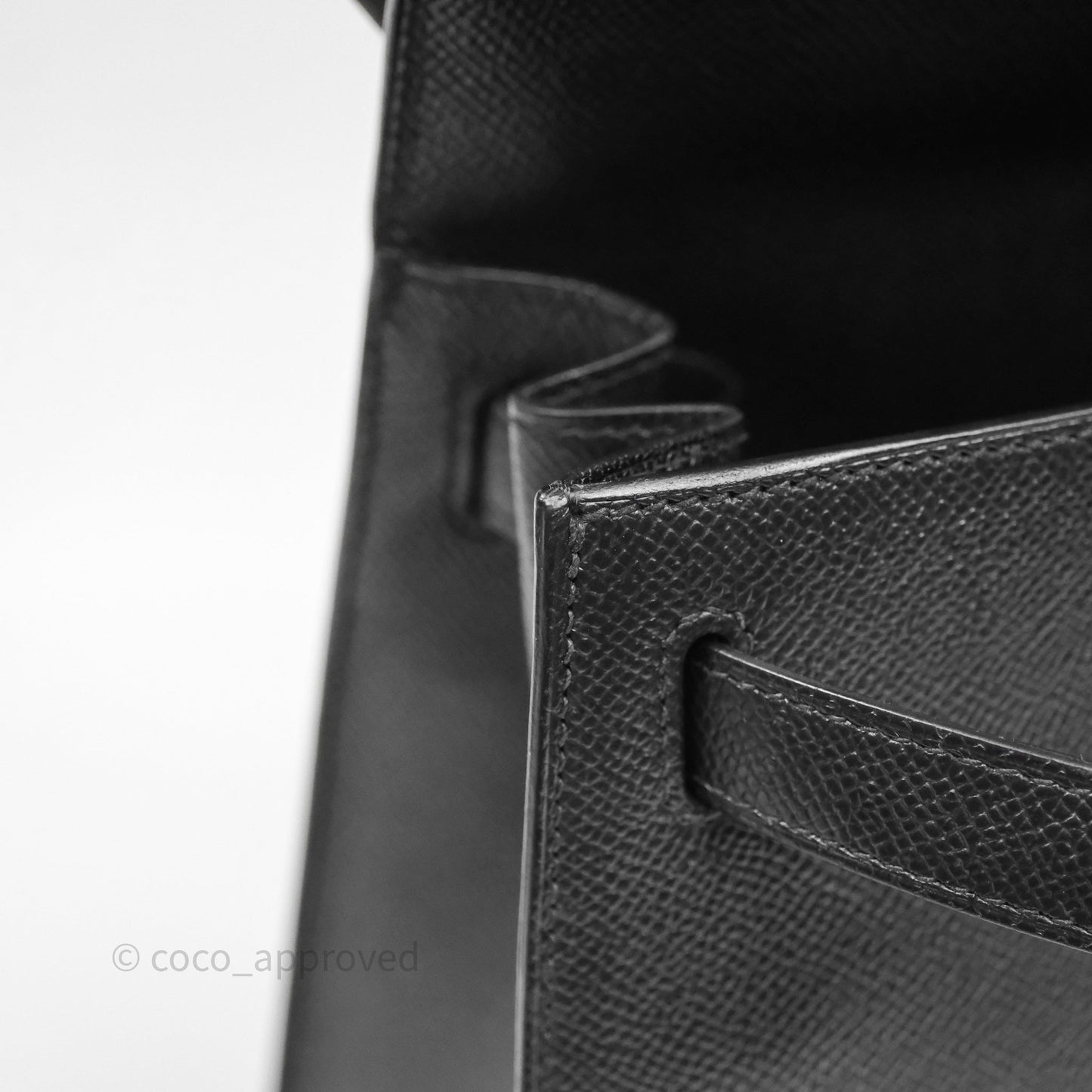 Hermès Kelly 28 Sellier Black Noir 89 Epsom Gold Hardware