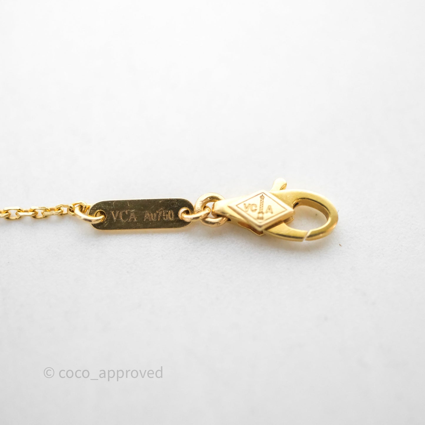 Van Cleef & Arpels Sweet Alhambra Bracelet Yellow Gold & Mother-of-pearl