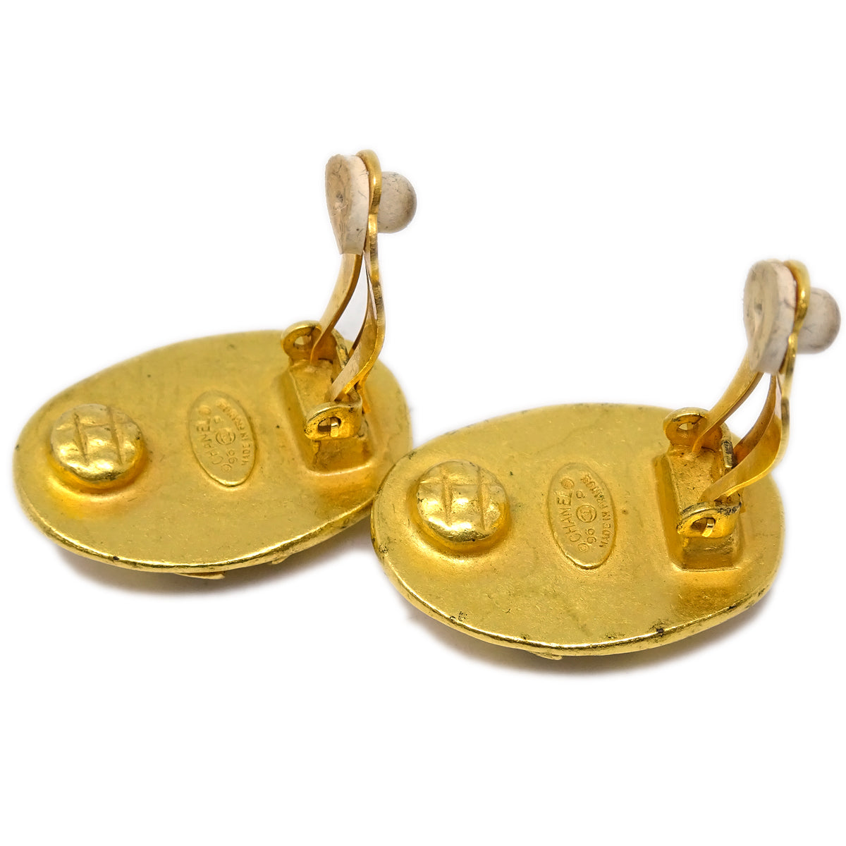 Chanel Oval Earrings Gold Clip-On 96P