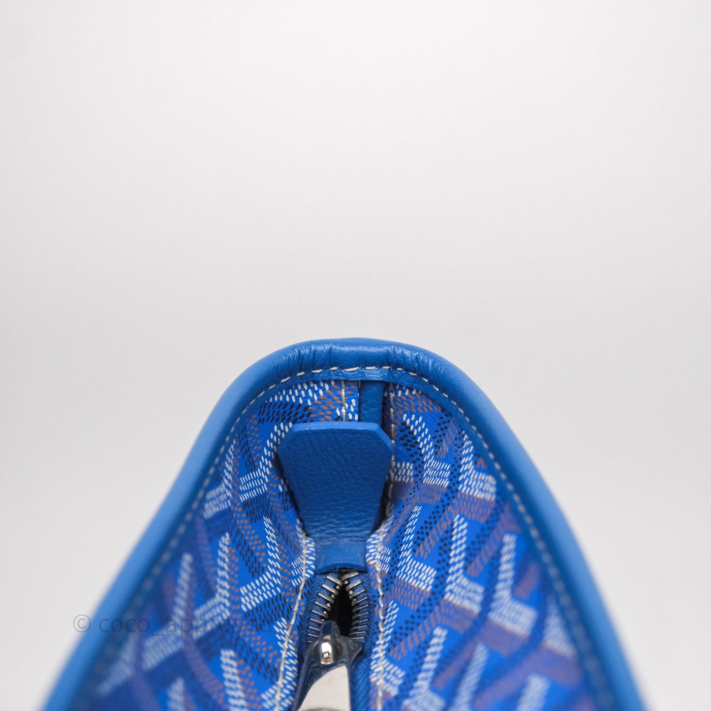 Goyard St Artois Tote MM ⁣⁣⁣⁣⁣⁣⁣⁣⁣⁣⁣⁣⁣⁣⁣⁣⁣⁣⁣⁣Blue Canvas