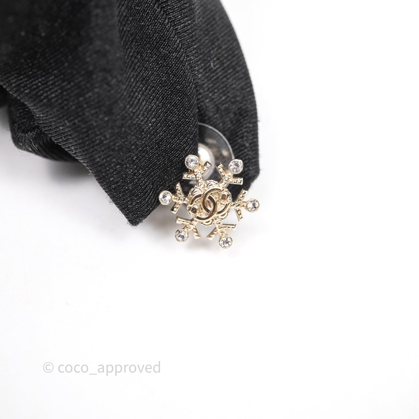 Chanel Crystals Snowflake CC Earrings Gold Tone 19B