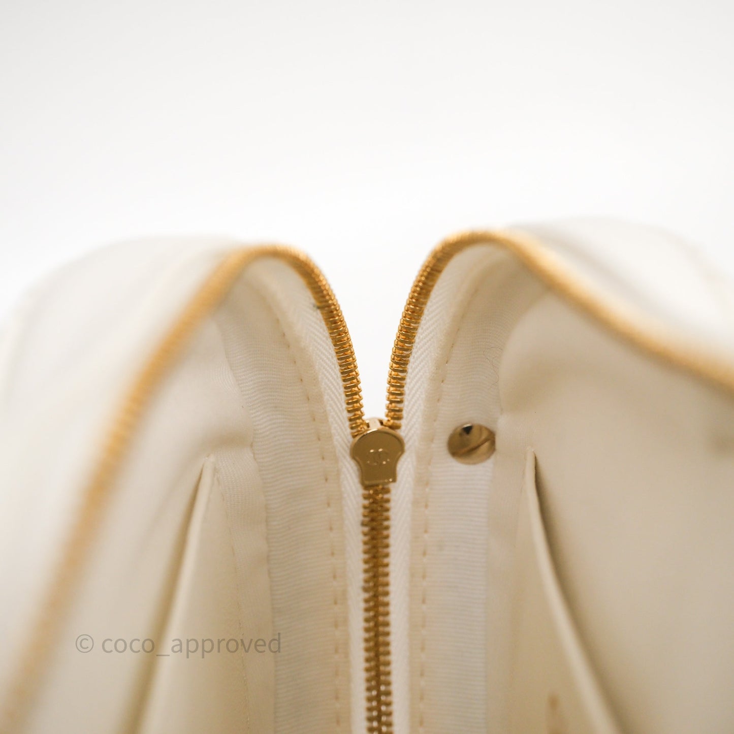 Chanel Large Heart Bag White Lambskin Gold Hardware