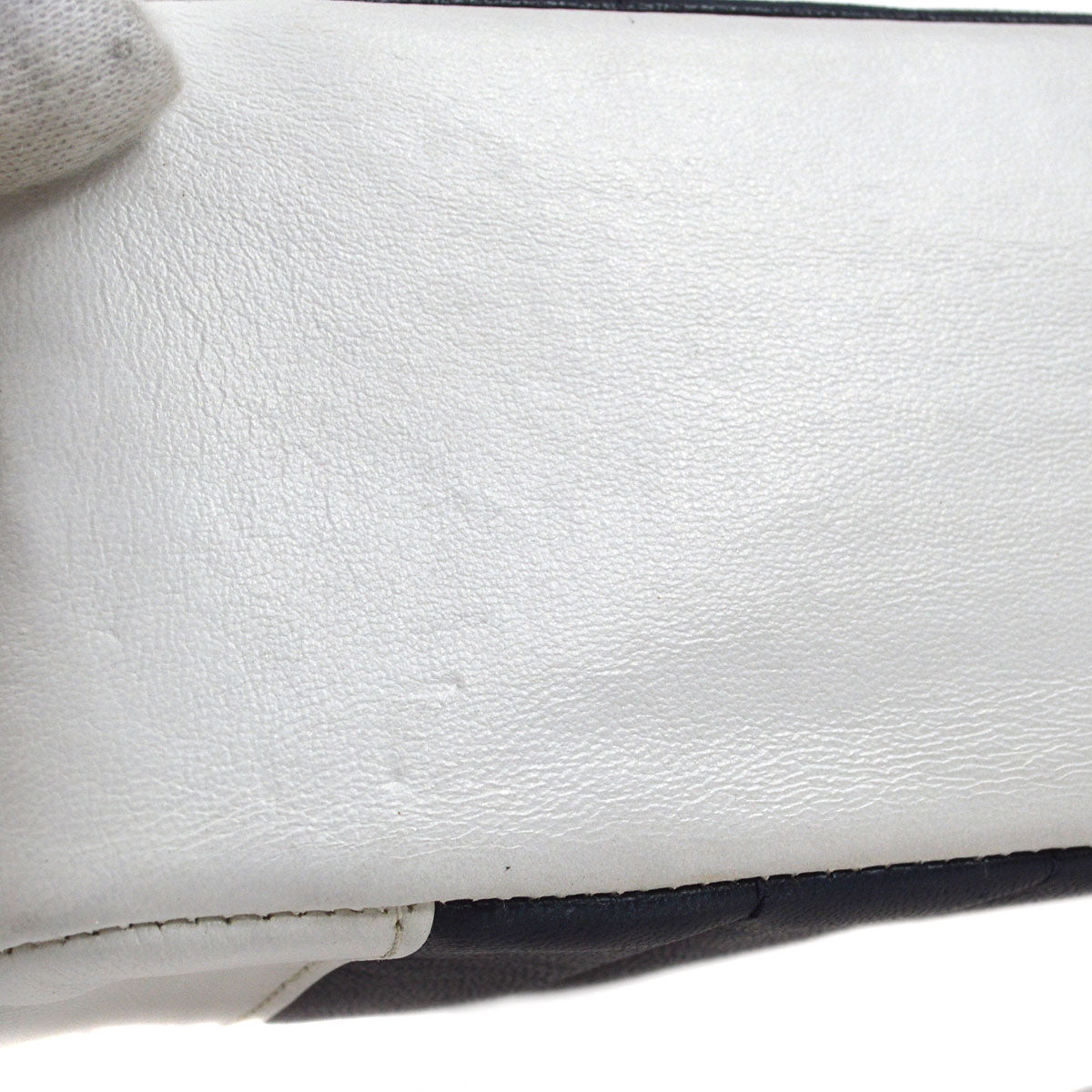 Luxury Chanel 1991-1994 Navy White Lambskin Vertical Border Flap Small