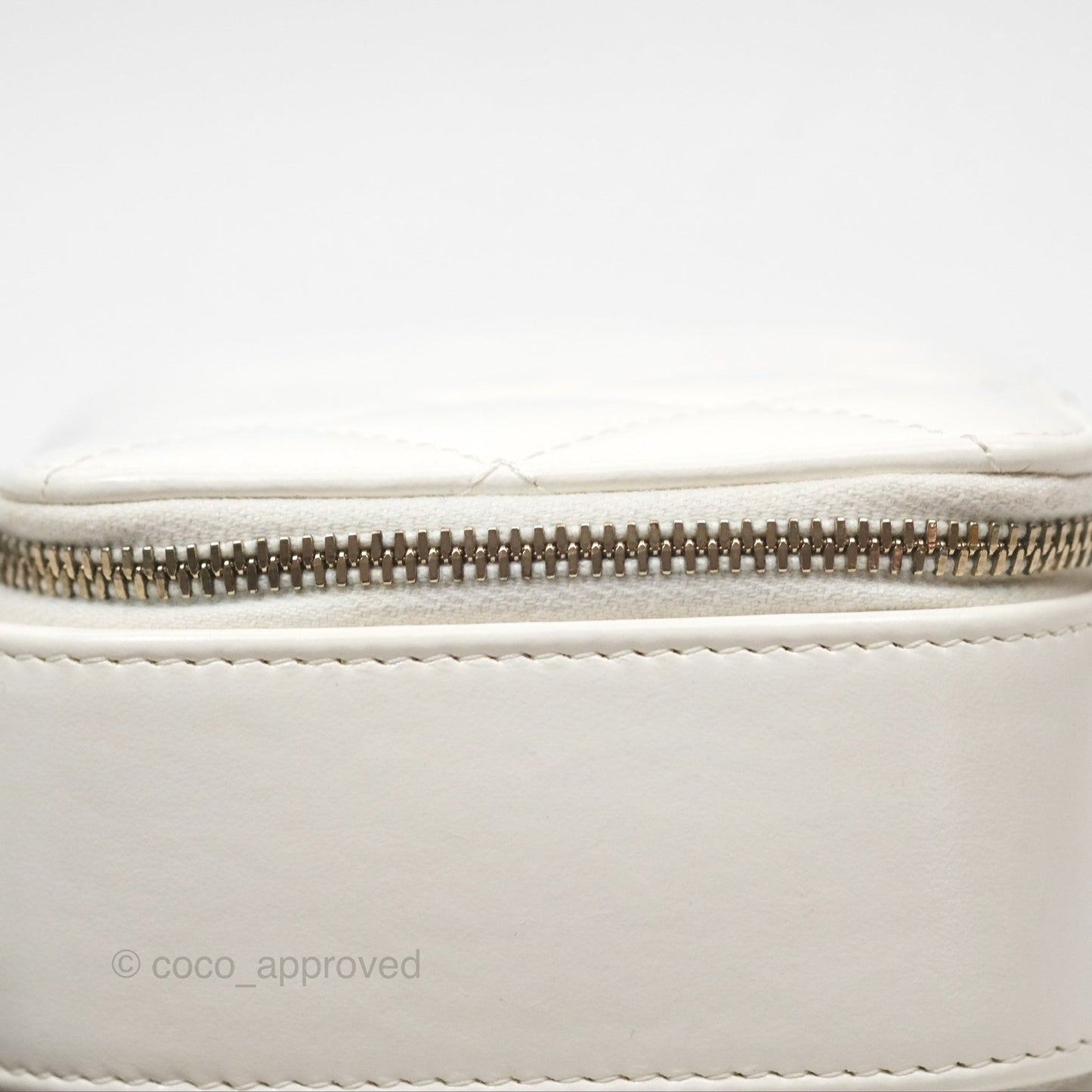 Chanel Top Handle Quilted Vanity Case White Shiny Lambskin Good Hardware