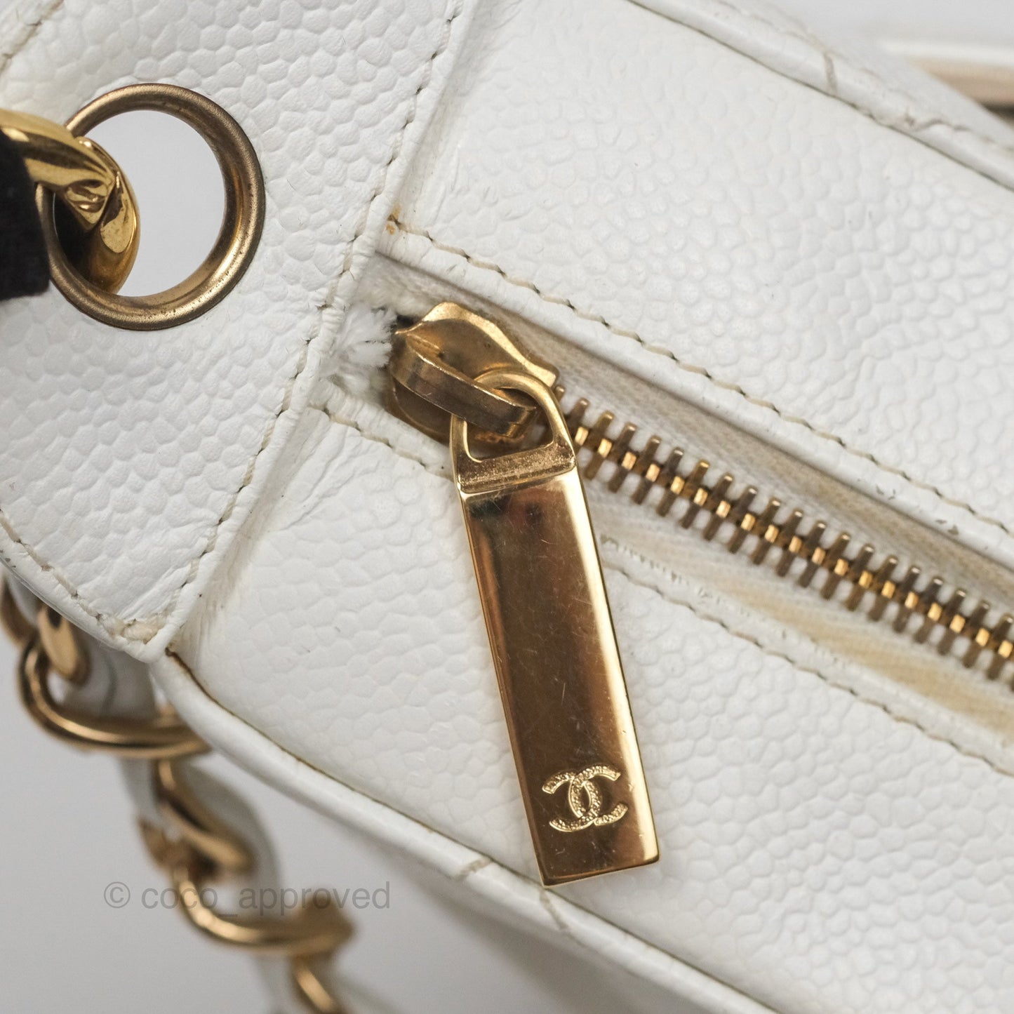 Chanel Vintage CC Quilted Shoulder Bag White Caviar Gold Hardware