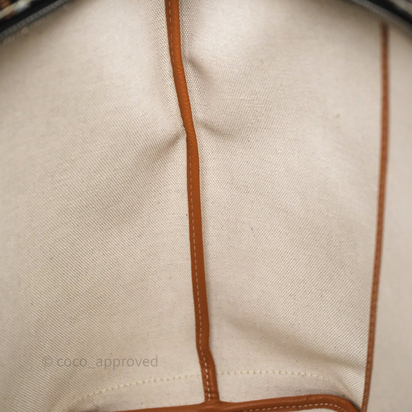Goyard Artois Tote MM Goyardine Canvas⁣⁣⁣⁣⁣⁣⁣⁣⁣⁣⁣⁣⁣⁣⁣⁣⁣⁣⁣⁣ Tan/Black