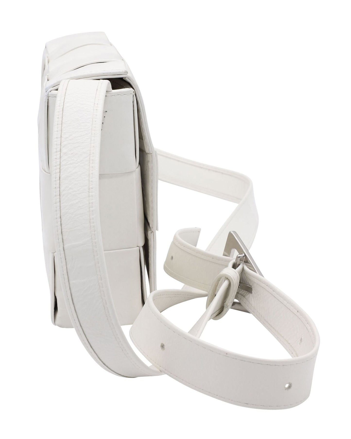 Luxury Bottega Veneta Cassette Bag in White Calfskin Leather