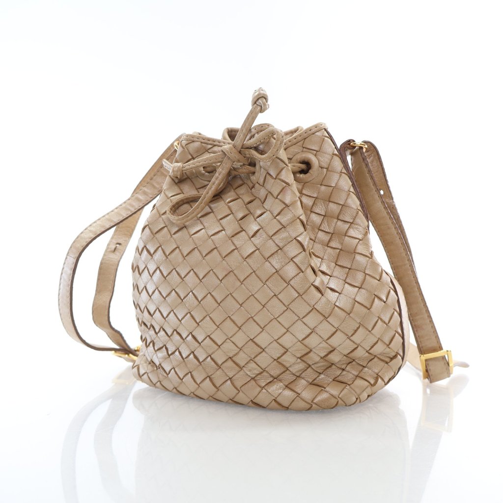 Luxury Bottega Veneta Vintage Intrecciato Bucket Bag