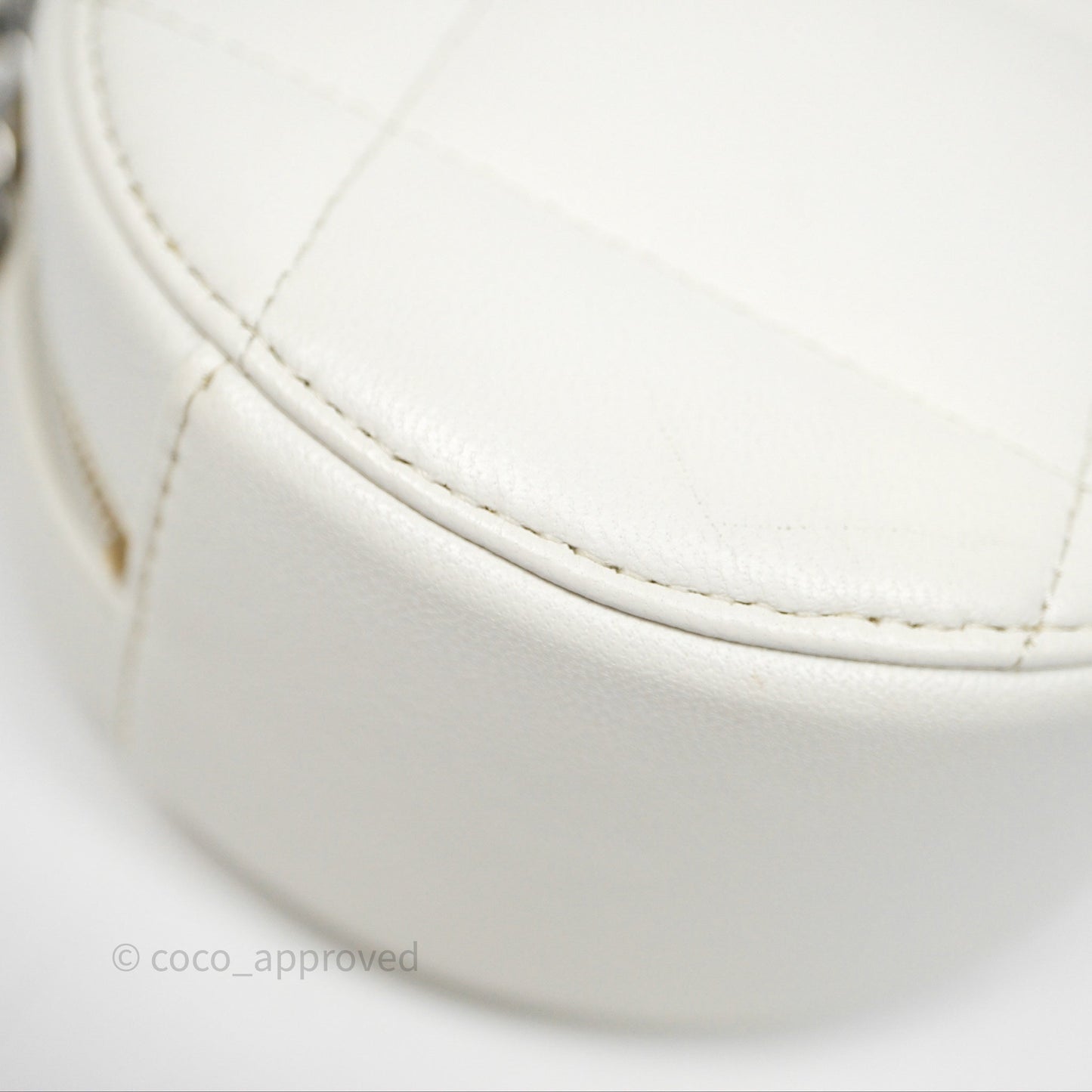 Chanel 19 Round Clutch With Chain White Calfskin Mixed Hardware