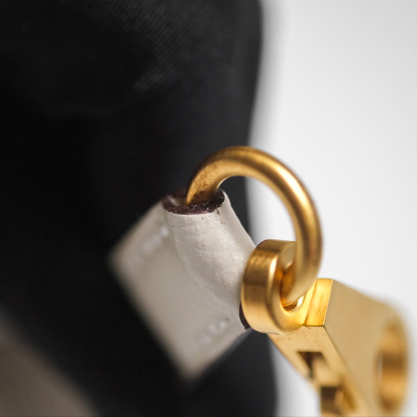 Hermès HSS Sellier Kelly 28 Craie 10 / Amber 9D Epsom Brushed Gold Hardware