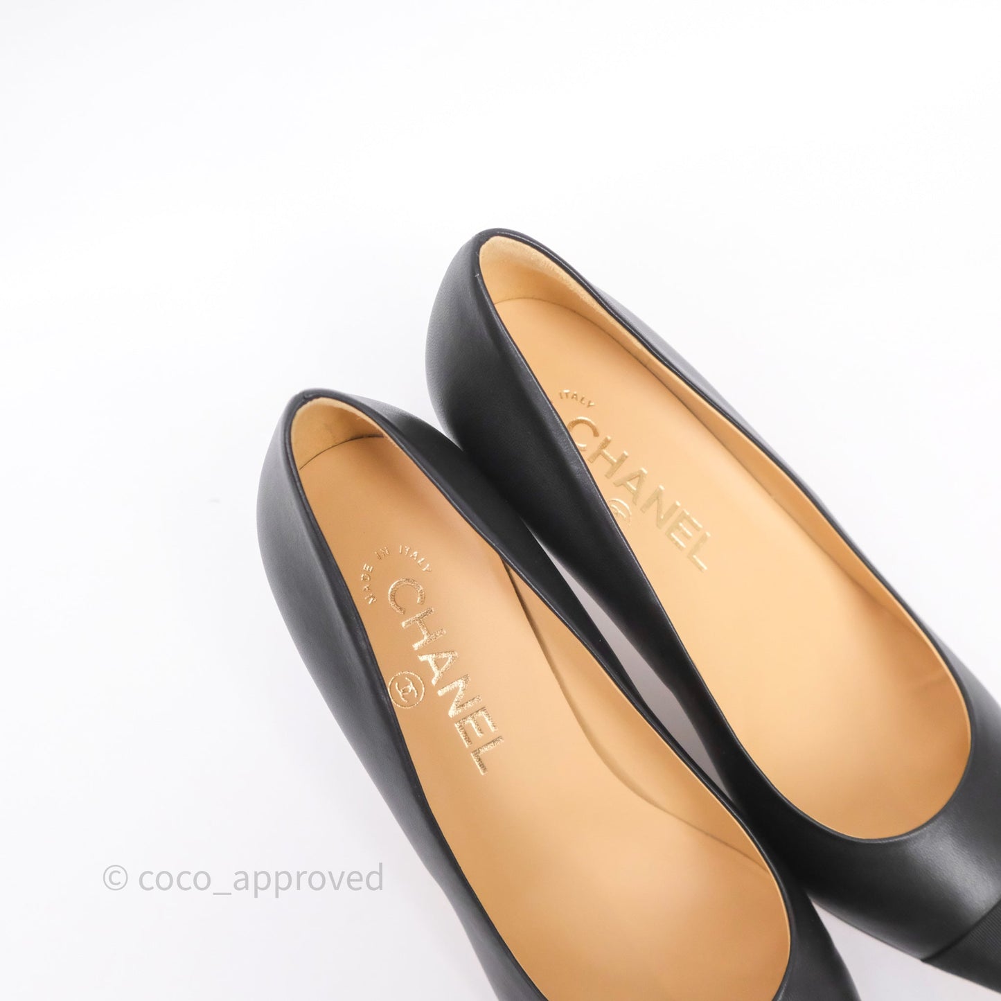 Chanel CC Cap Toe Pumps Heels Black Lambskin Size 38