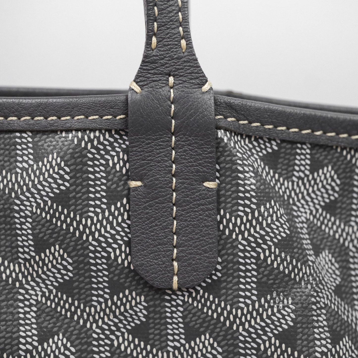 Goyard St Louis Tote PM ⁣⁣⁣⁣⁣⁣⁣⁣⁣⁣⁣⁣⁣⁣⁣⁣⁣⁣⁣⁣Grey