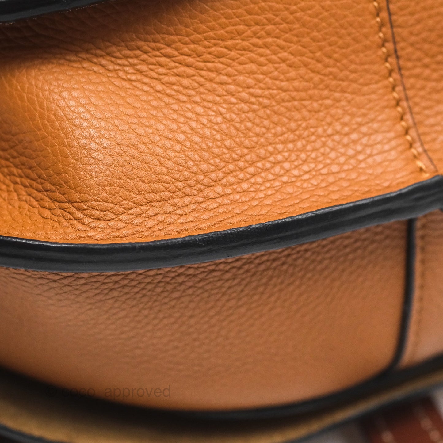 Loewe Small Gate Bag Grained Calfskin in Tan