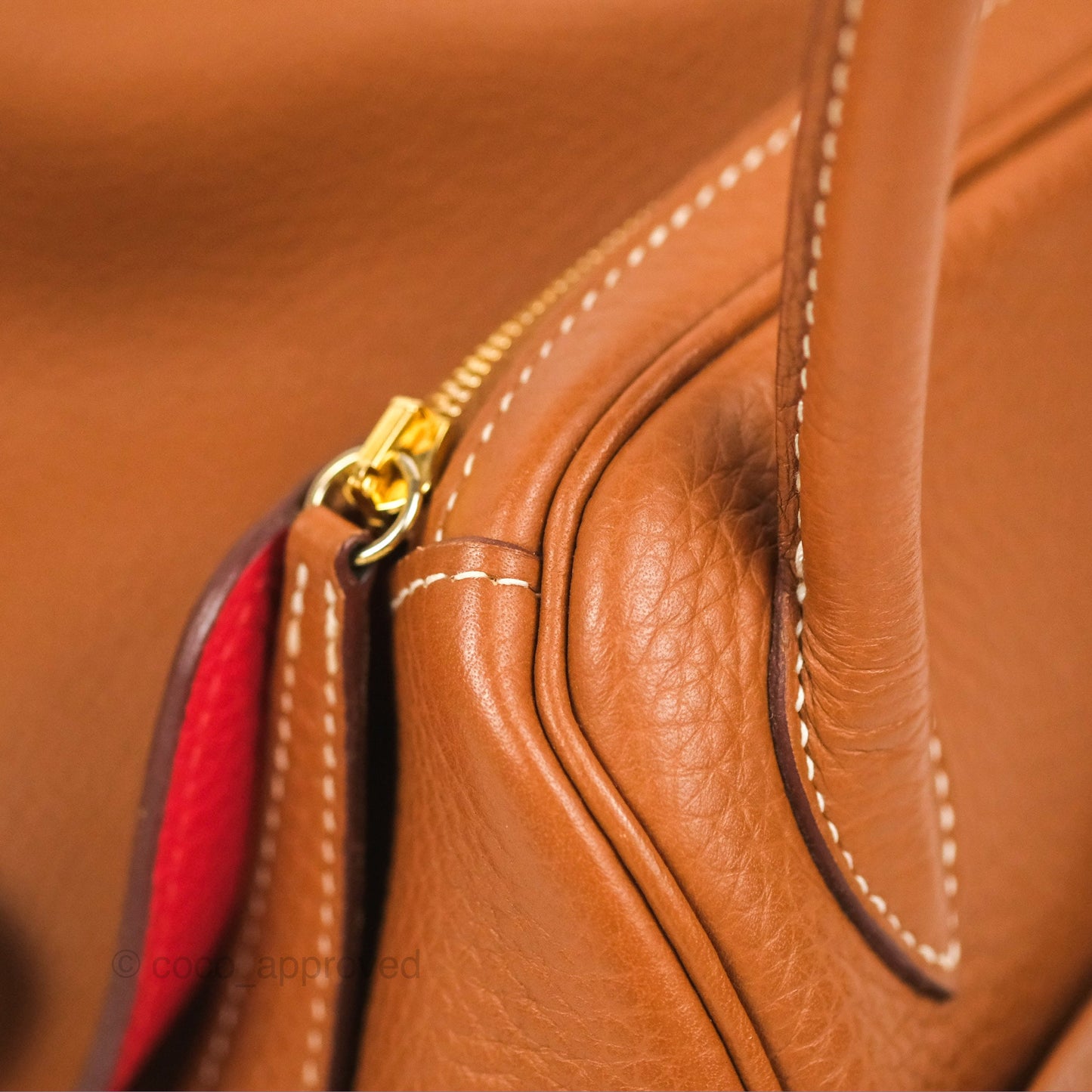 Hermès Lindy 26 Gold Taurillon Clemence Gold Hardware