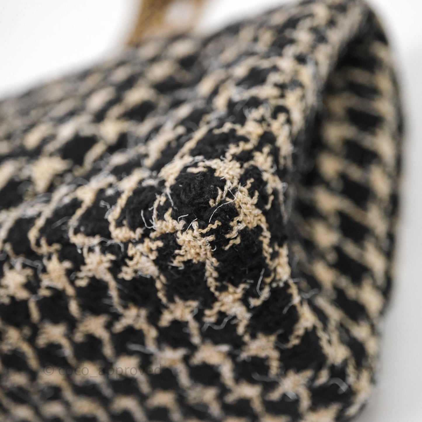 Chanel Reissue 225 Black Beige Houndstooth Tweed Antique Gold Hardware