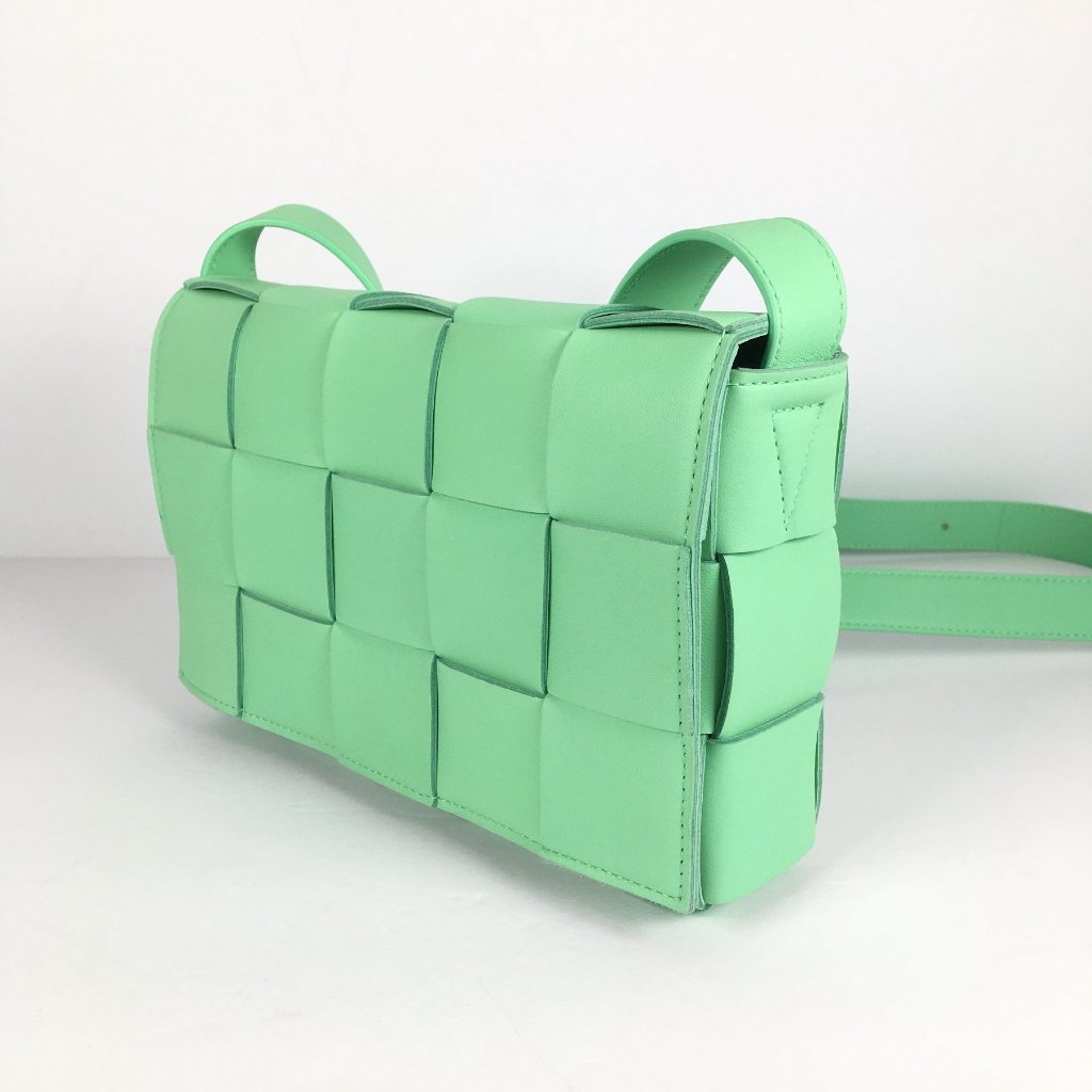Luxury Bottega Veneta Cassette