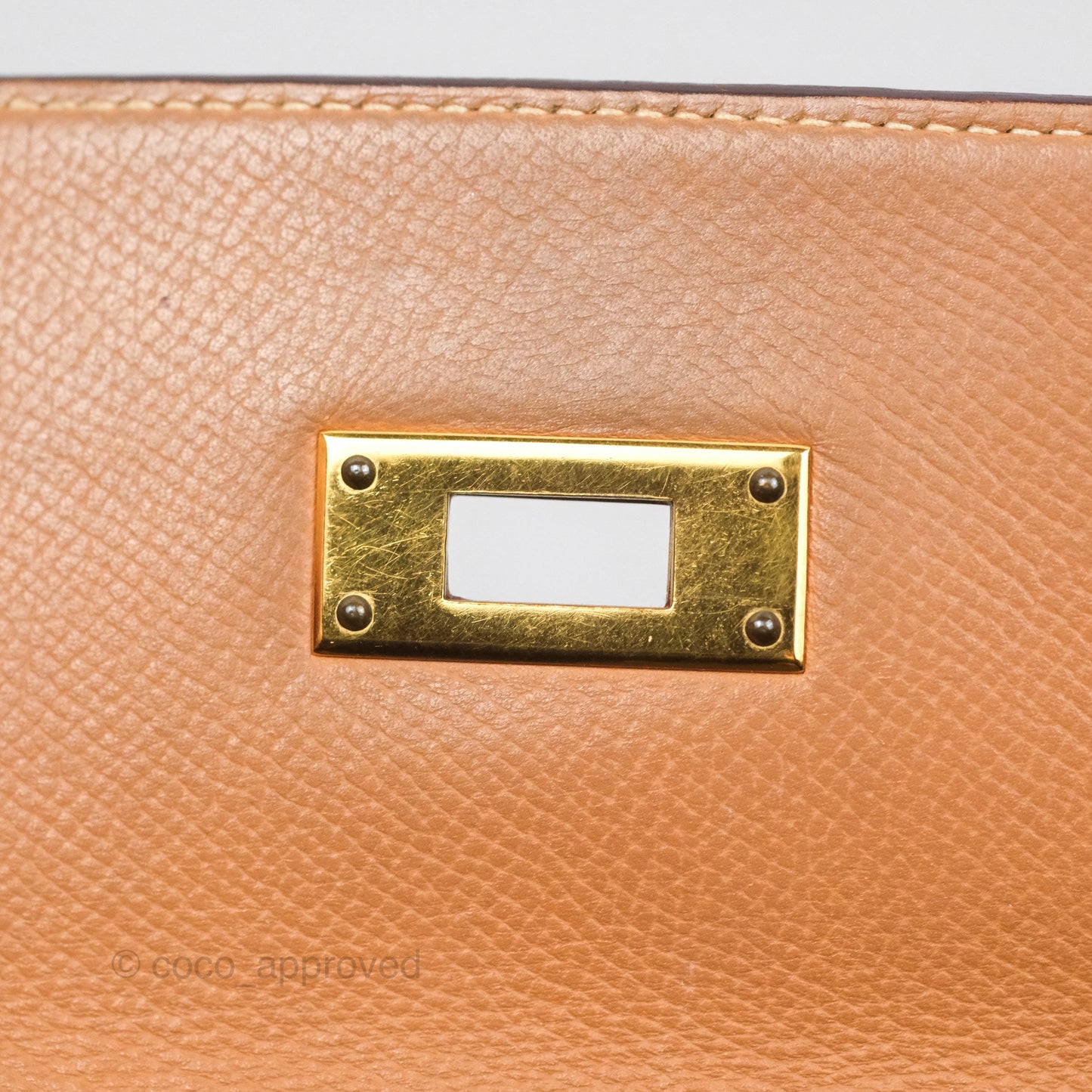 Hermes Vintage Kelly 32 Retourne Natural Gold Hardware