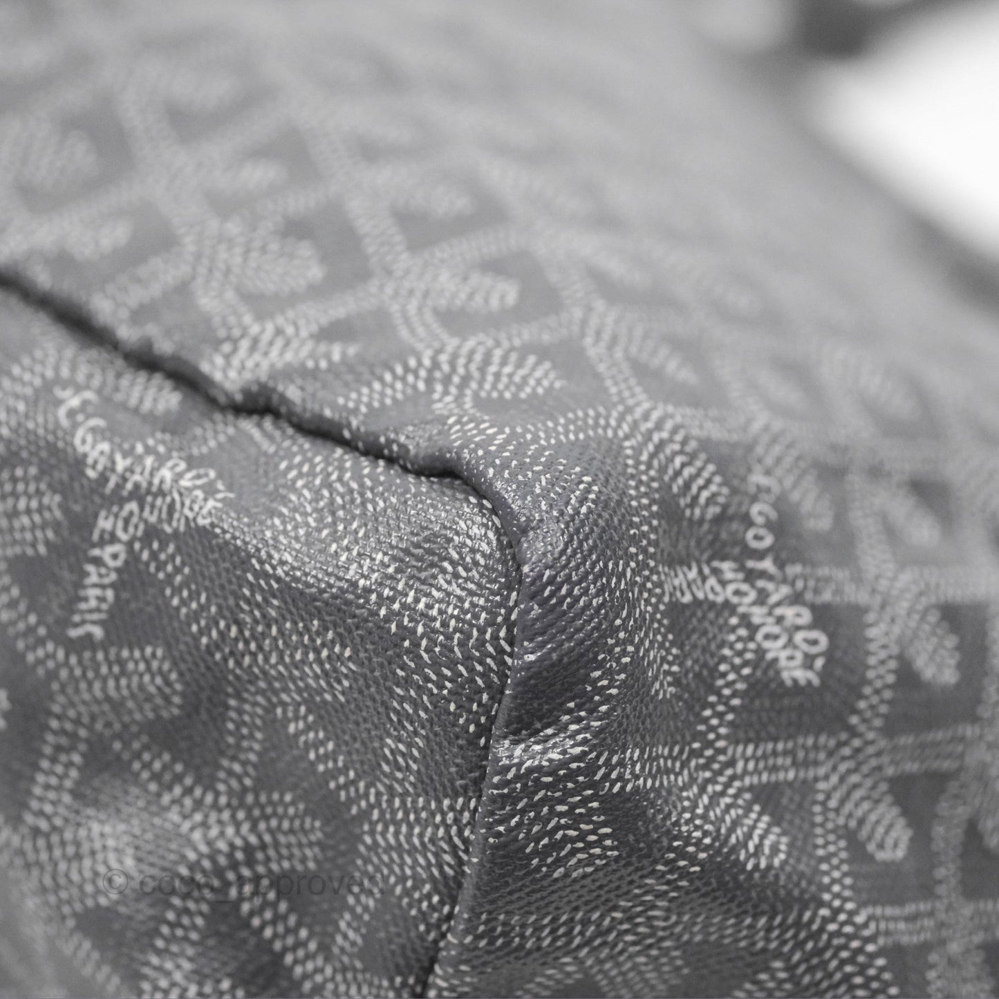 Goyard St Louis Tote PM ⁣⁣⁣⁣⁣⁣⁣⁣⁣⁣⁣⁣⁣⁣⁣⁣⁣⁣⁣⁣Grey Goyardine Canvas