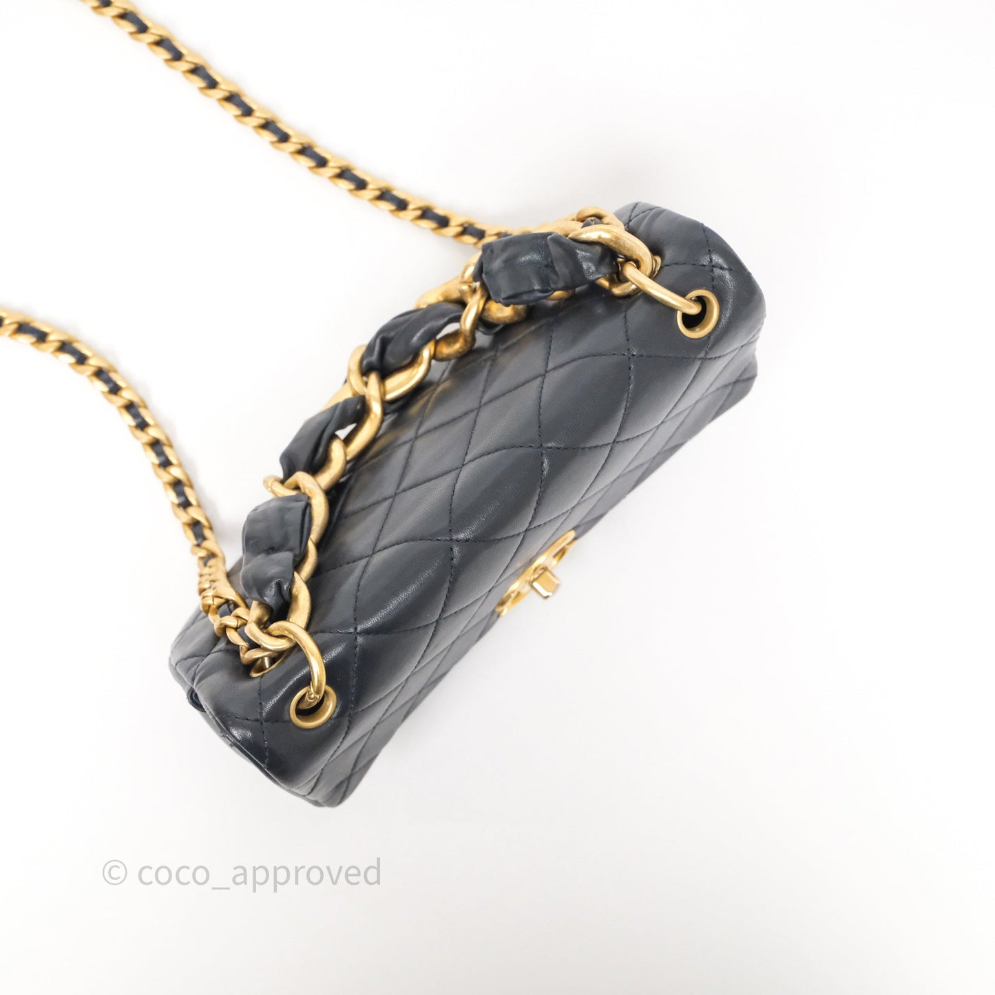 Chanel Quilted Entwined Chain Bag Navy Lambskin Aged Gold Hardware 21P