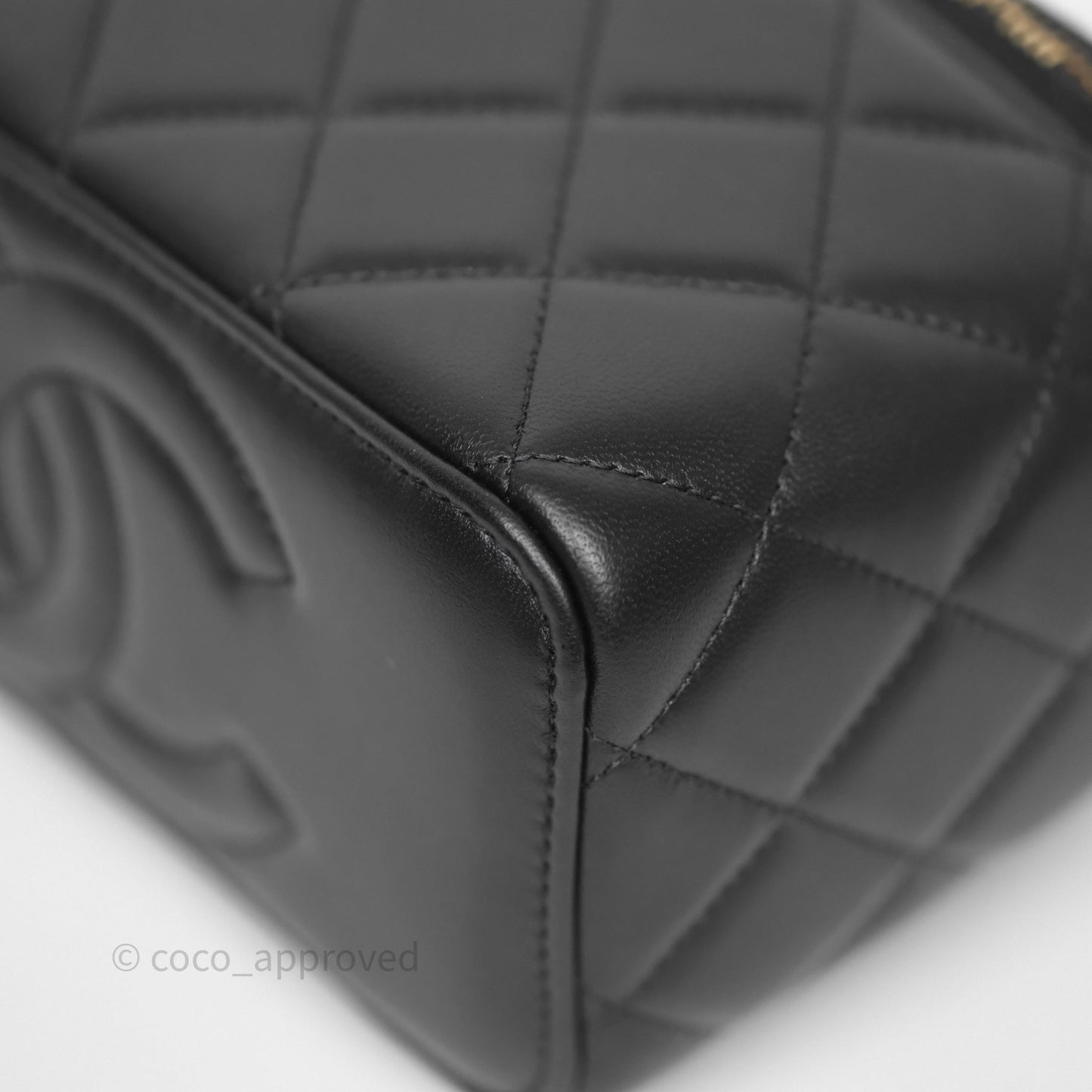 Chanel Vanity With Pearl Crush Chain Black Lambskin Aged Gold Hardware