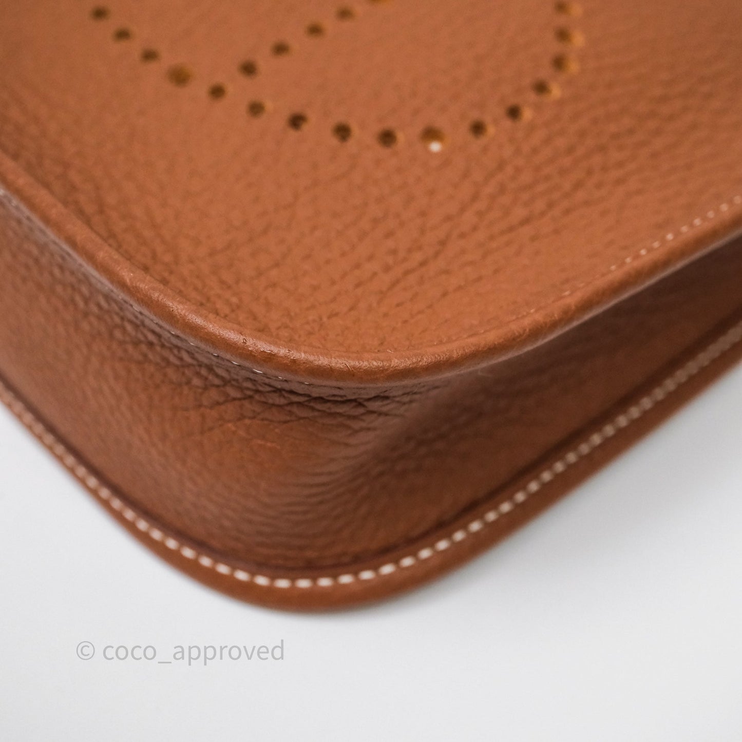 Hermès Mini Evelyne 16 Gold Clemence Gold Hardware
