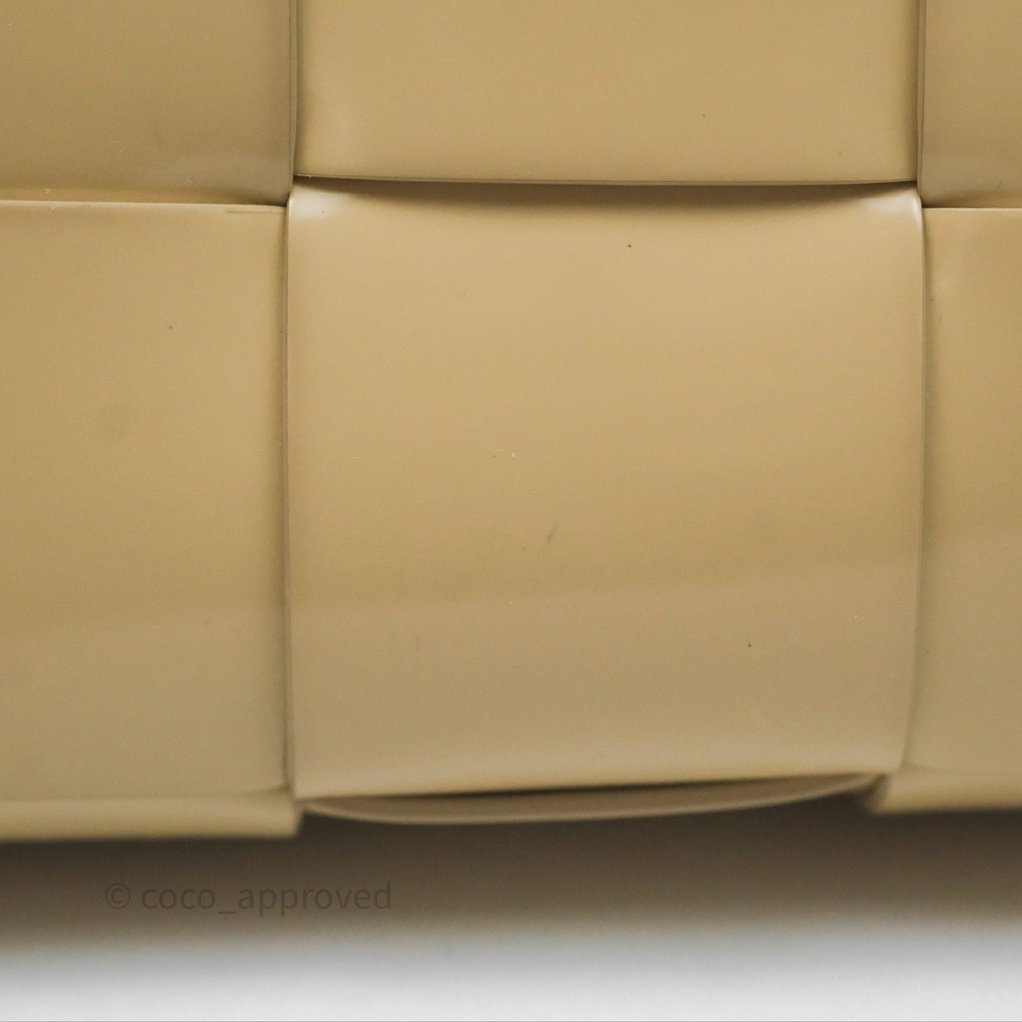 Bottega Veneta Cassette Shoulder Bag Intrecciato Beige Brushed Calfskin