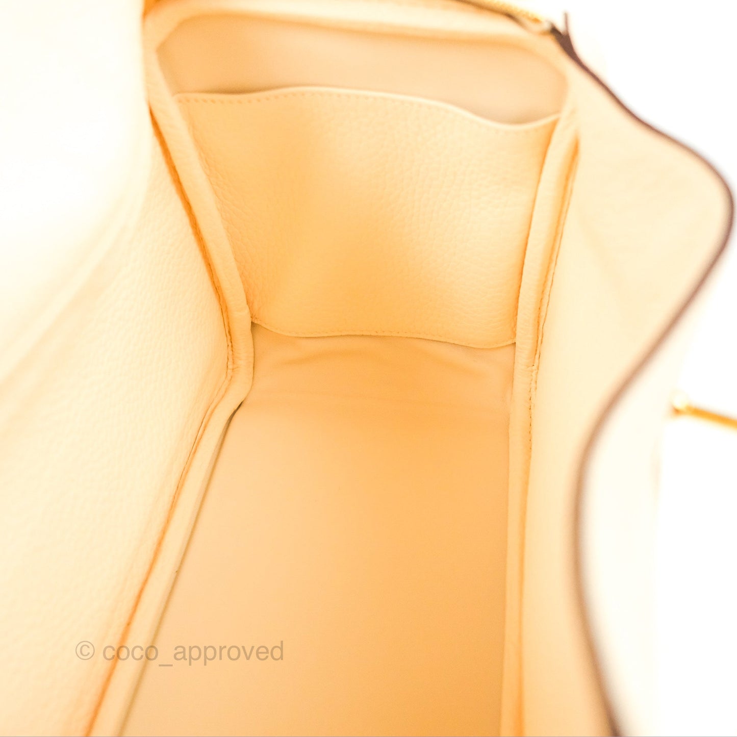 Hermès Lindy 26 Nata Taurillon Clemence Gold Hardware
