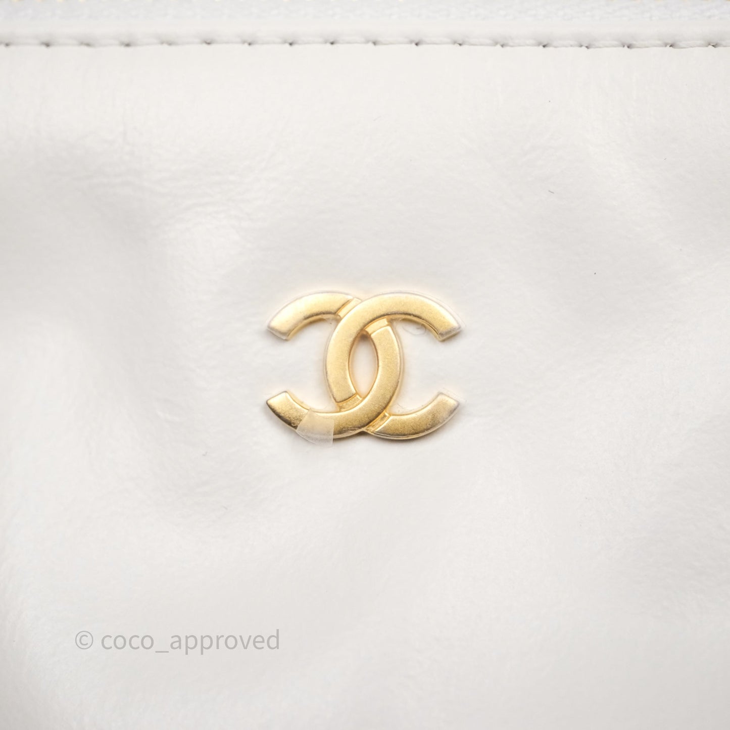Chanel 22 Small White Shiny Crumpled Calfskin Aged Gold Hardware