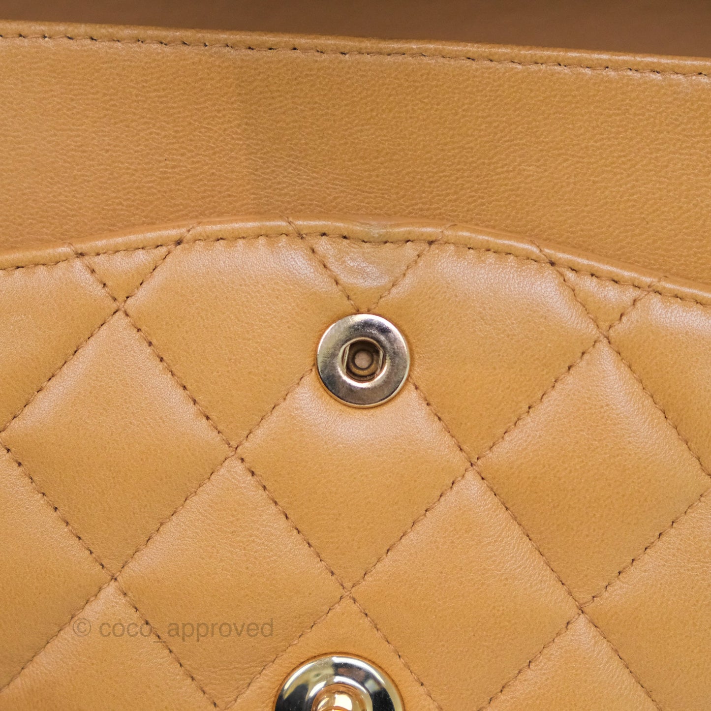 Chanel Classic M/L Medium Flap Quilted Beige Lambskin 24K Gold Hardware