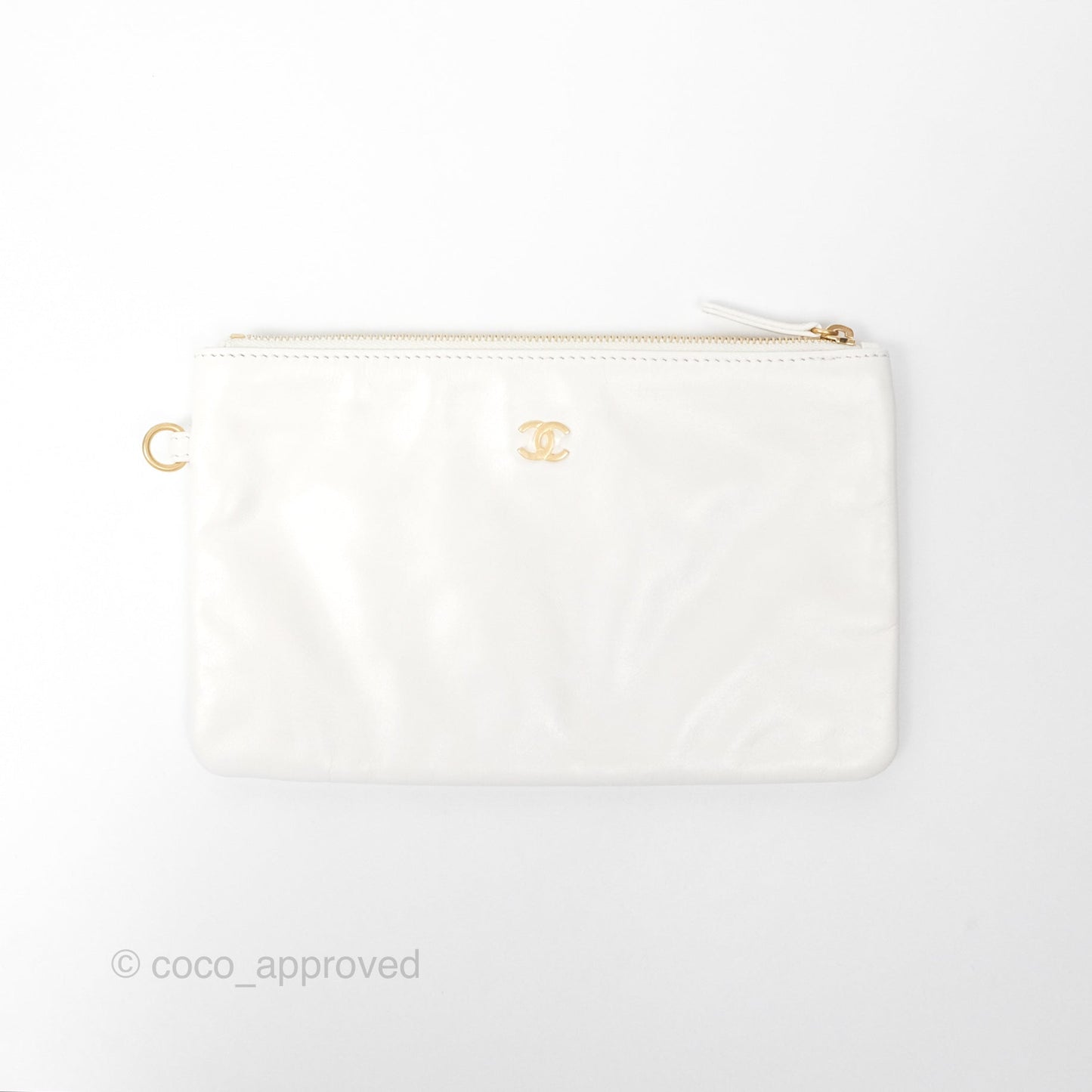 Chanel 22 Medium White Shiny Calfskin Aged Gold Hardware