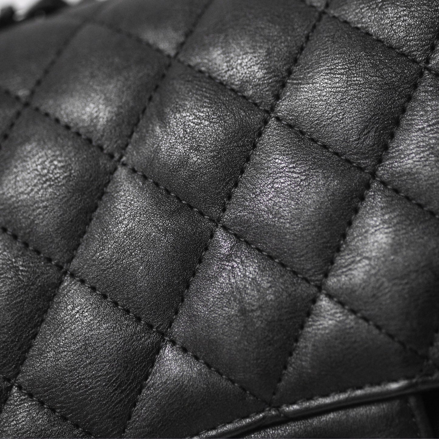 Chanel Classic Quilted M/L Medium Double Flap So Black Calfskin