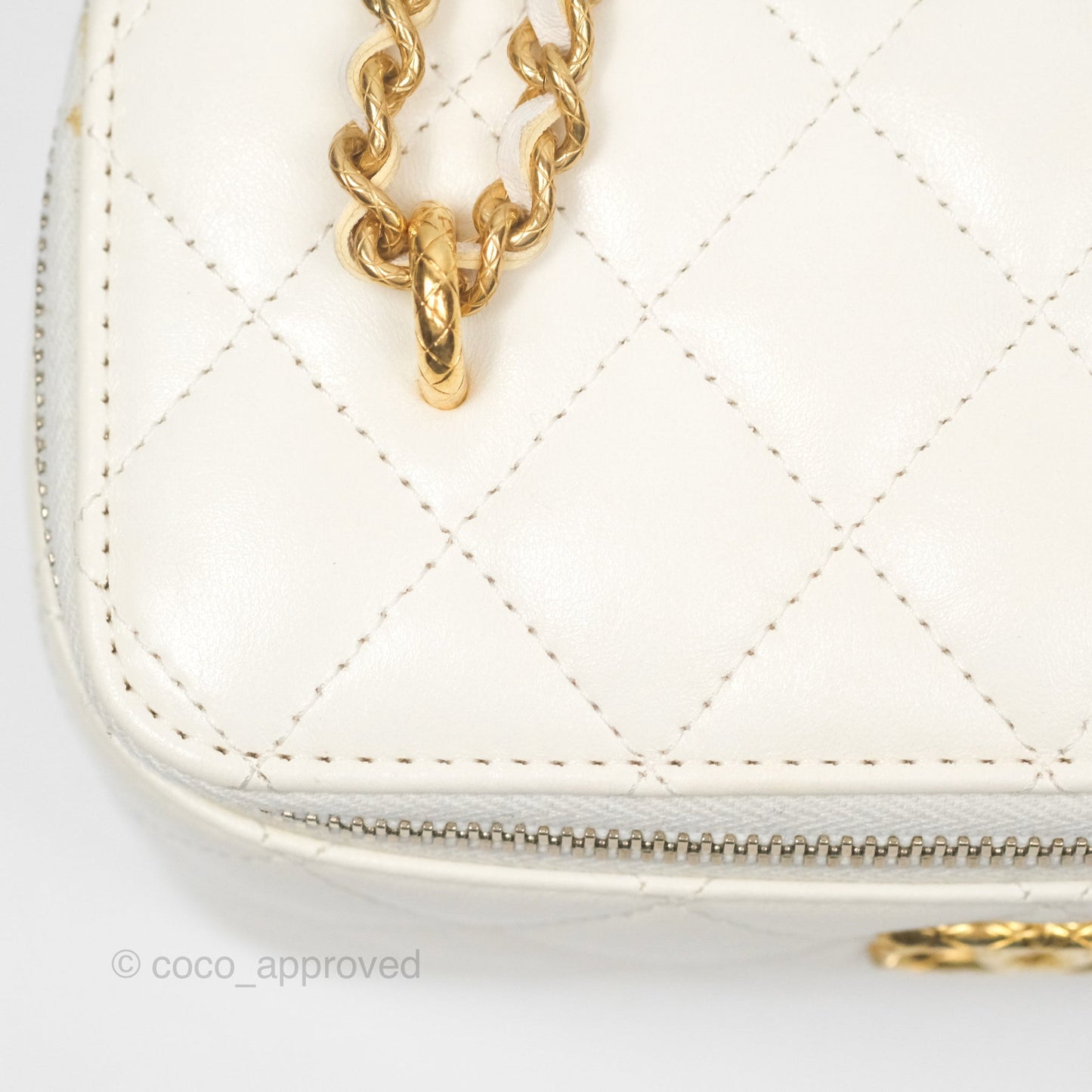 Chanel Vanity with Double Chain White Shiny Lambskin 23C