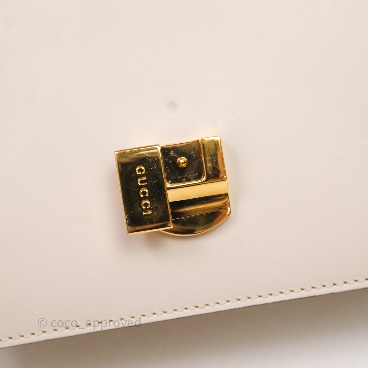 Gucci Mini Sylvie Top Handle White Calfskin Shoulder Bag⁣ ⁣⁣⁣⁣⁣⁣⁣⁣⁣⁣⁣⁣⁣⁣⁣⁣With Strap