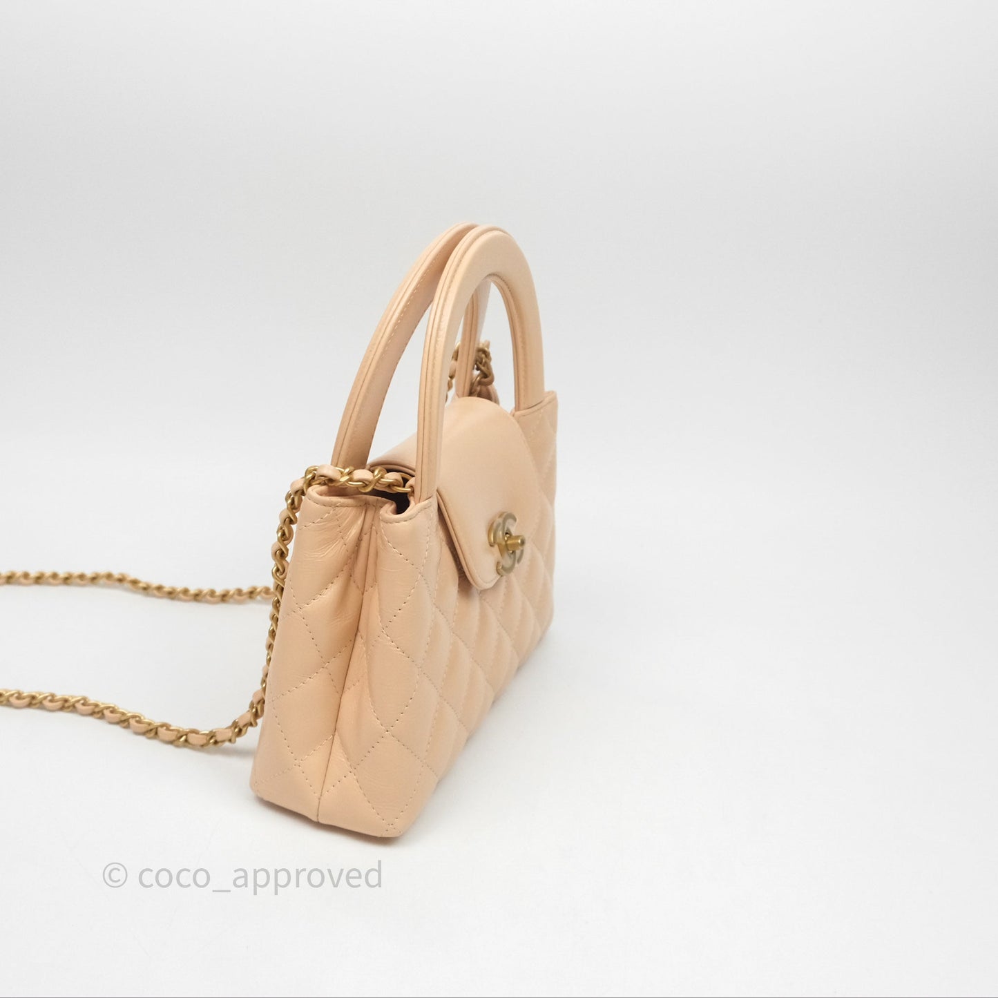 Chanel Kelly Bag Quilted Light Beige Shiny Crumpled Calfskin Aged Gold Hardware