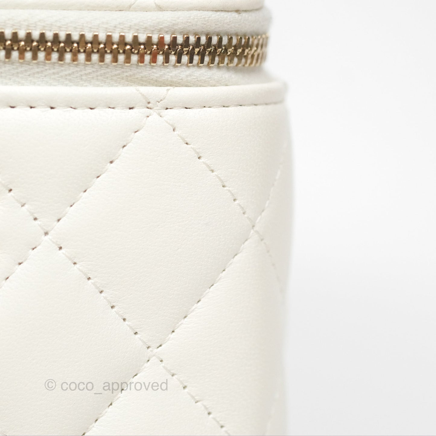 Chanel Mini Ball Crush Vanity With Chain White Lambskin Gold Hardware