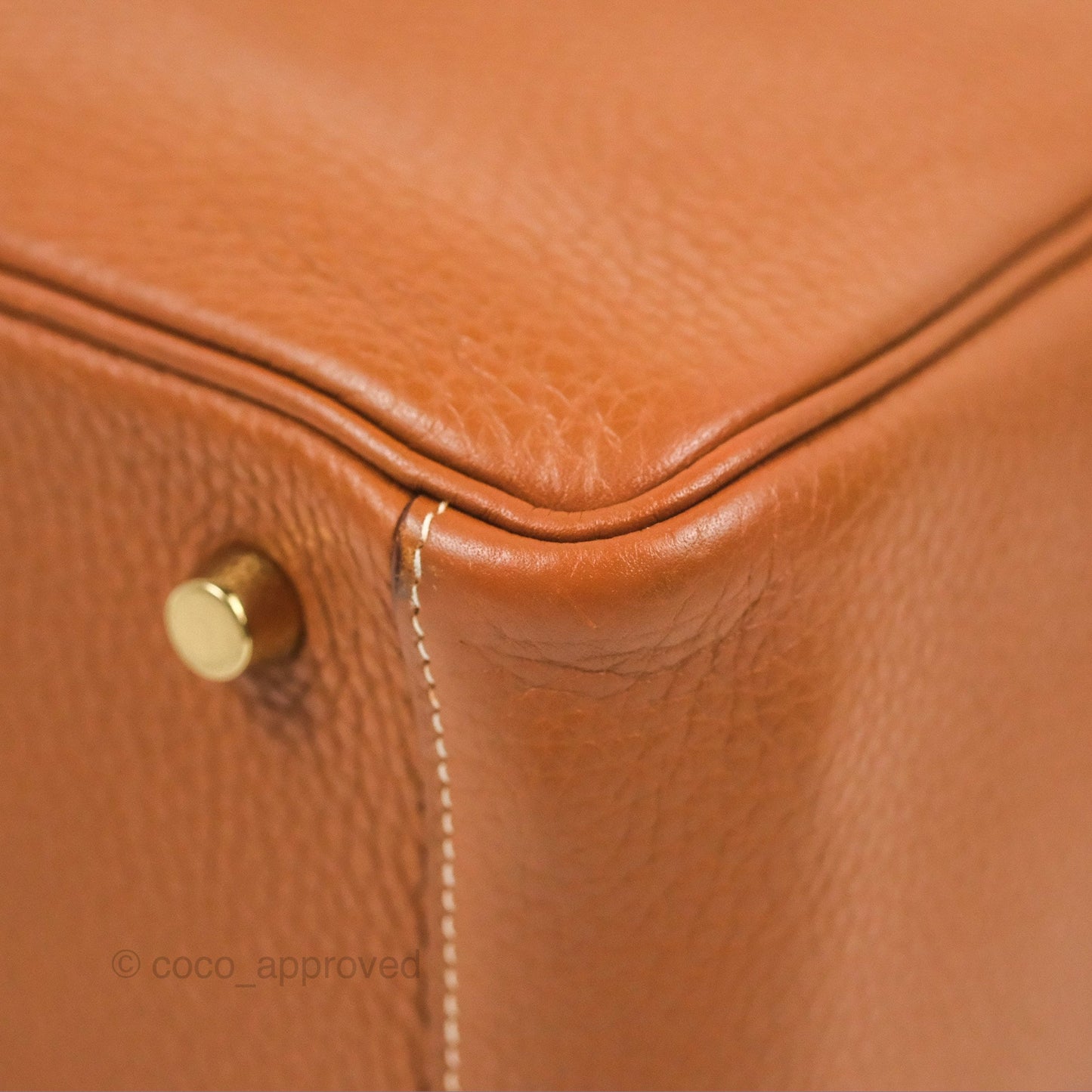 Hermès Lindy 26 Gold Taurillon Clemence Gold Hardware