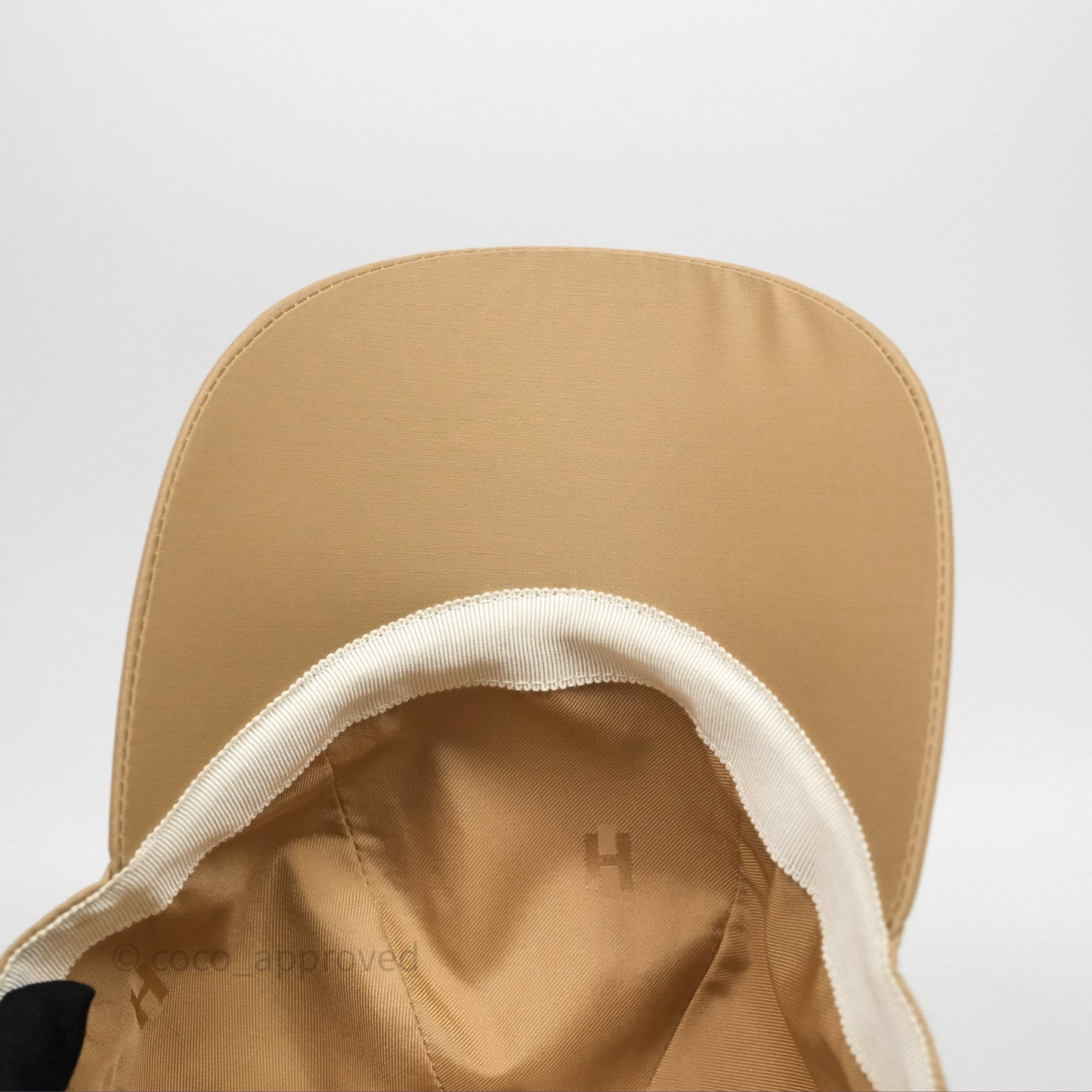 Hermès Serena Eperon D'Or Cap Beige Size 57