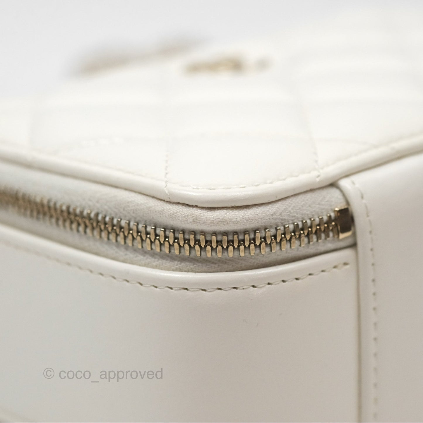 Chanel Top Handle Quilted Vanity Case White Shiny Lambskin Good Hardware
