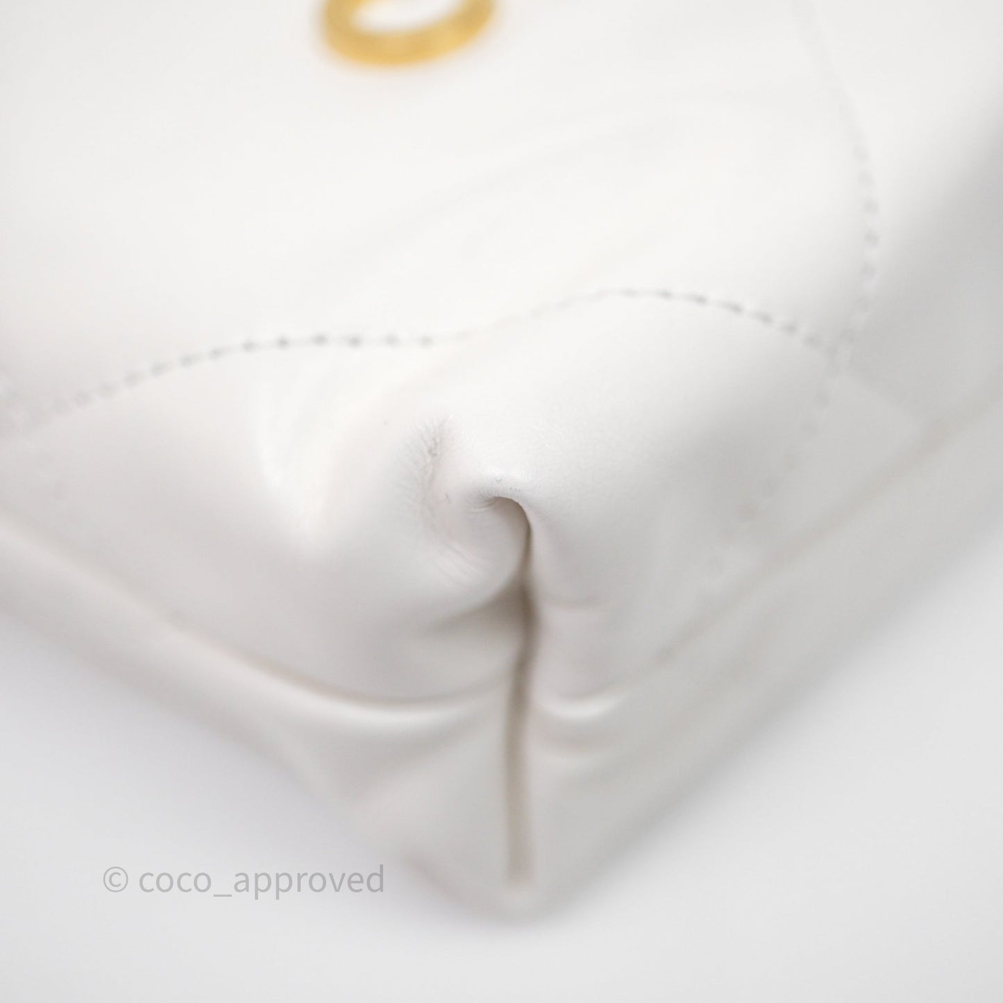 Chanel 22 Mini Bag White Shiny Crumpled Calfskin Aged Gold Hardware
