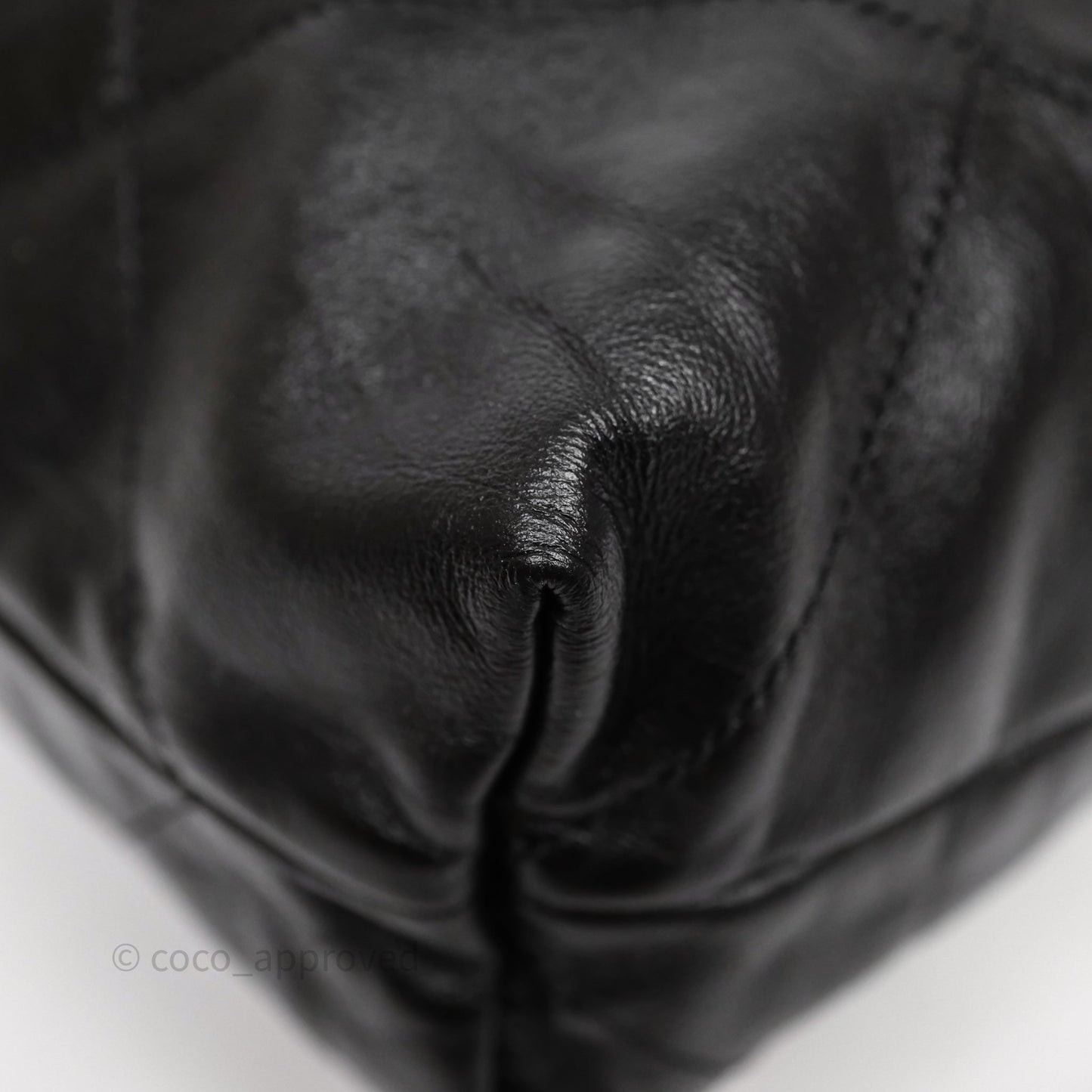 Chanel 22 Bag Medium Black Crumpled Calfskin Aged Gold Hardware