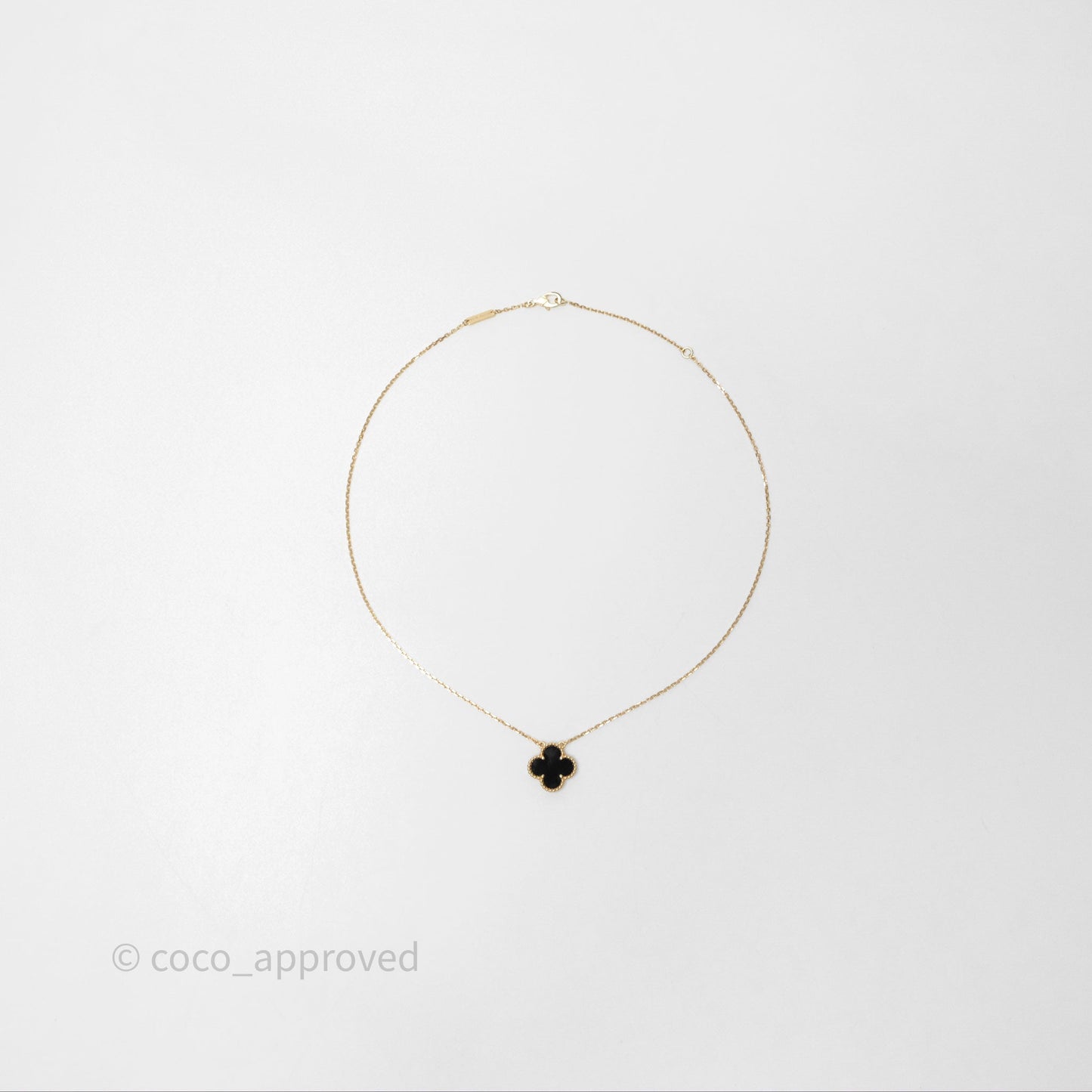 Van Cleef & Arpels Vintage Alhambra Pendant Onyx 18K Yellow Gold